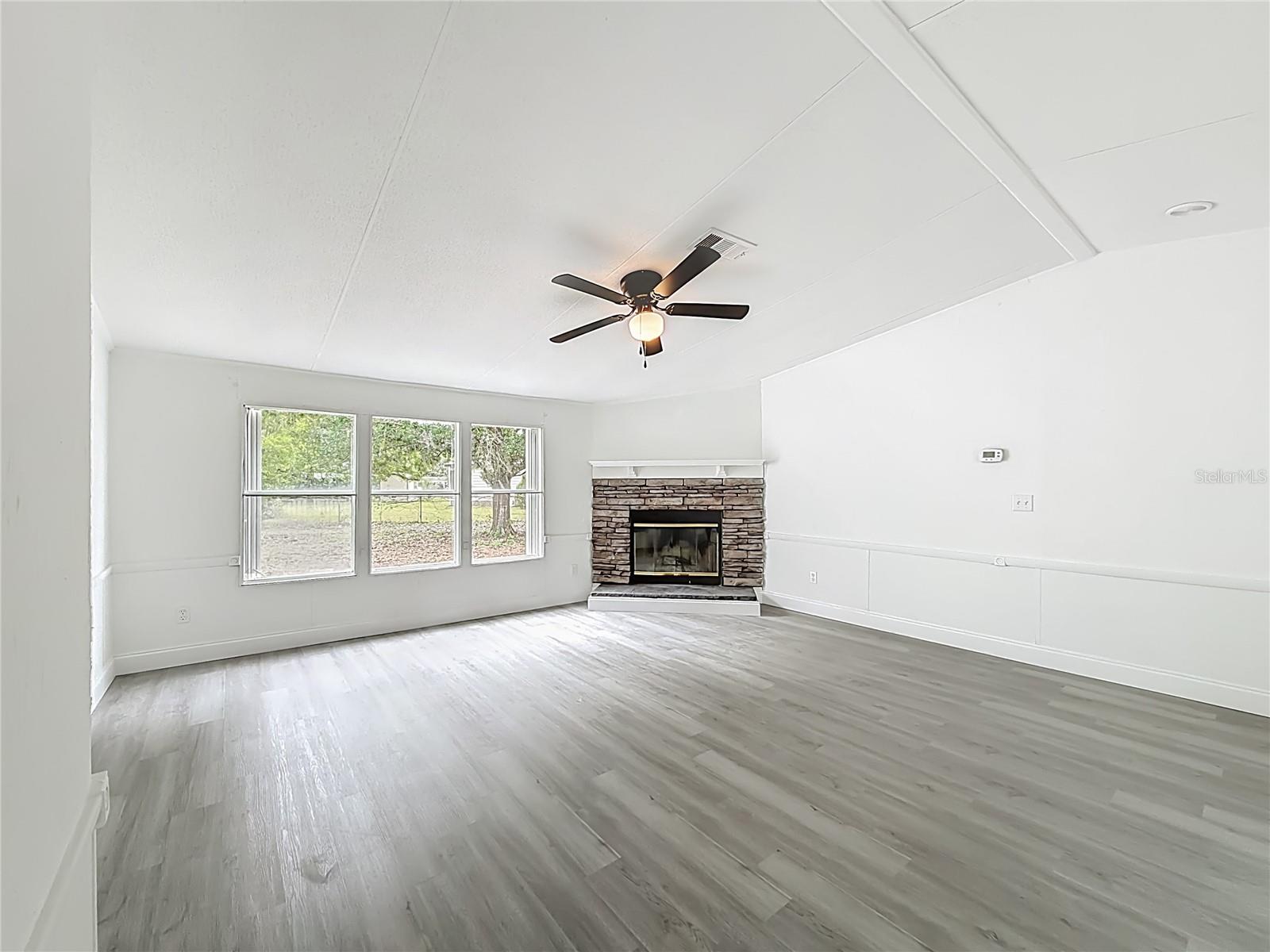 8331 COUNTY ROAD 109, LADY LAKE, FL, 32159