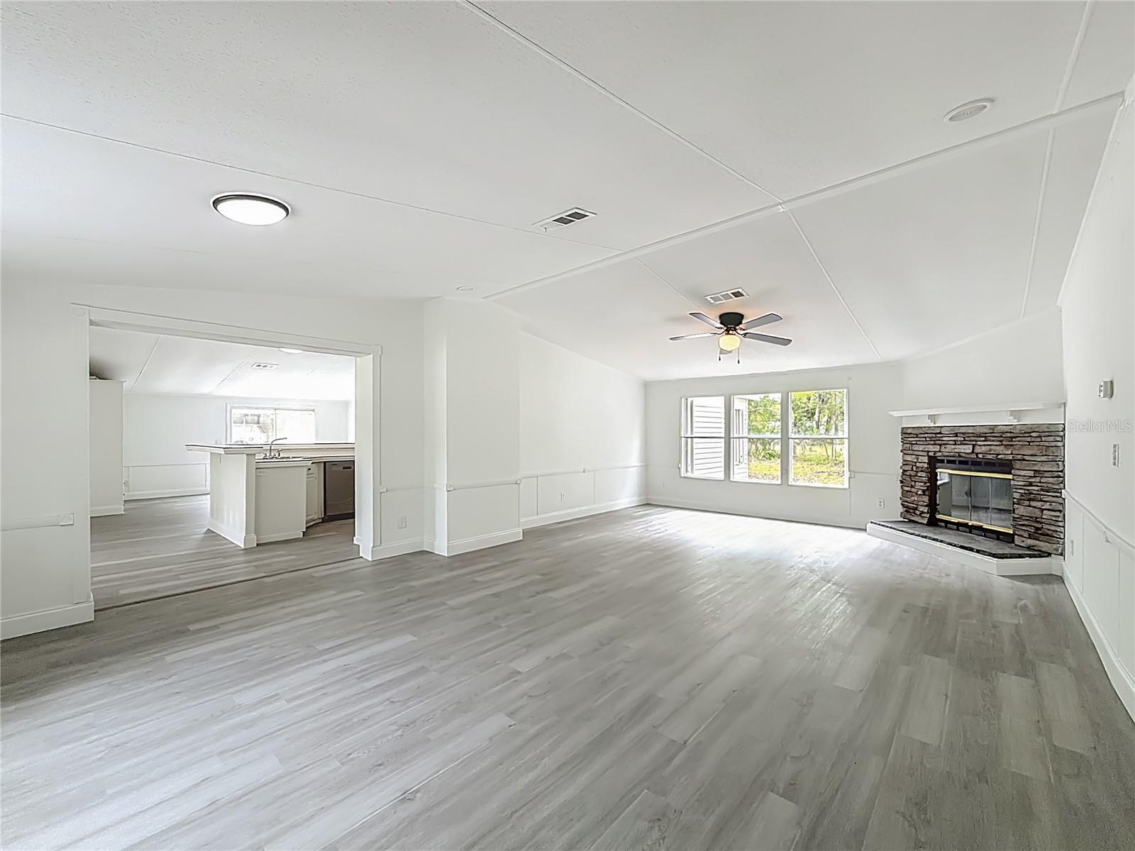 8331 COUNTY ROAD 109, LADY LAKE, FL, 32159