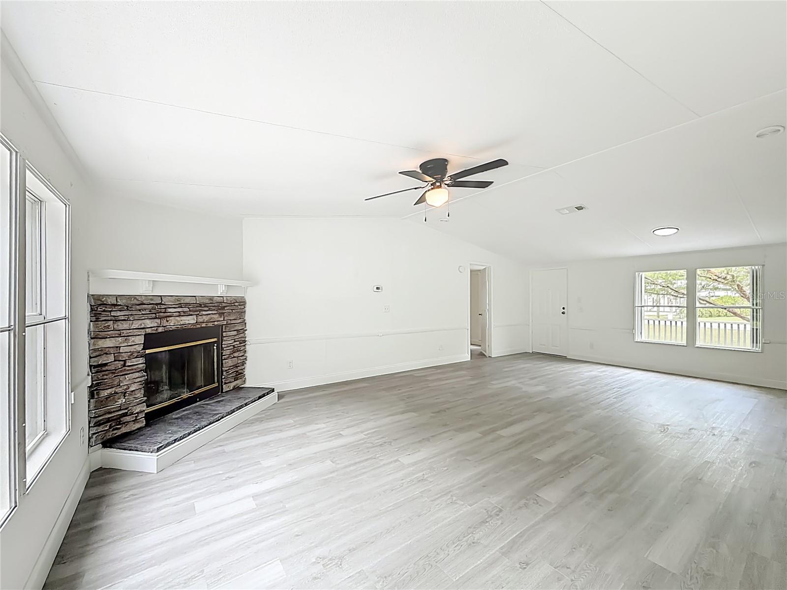 8331 COUNTY ROAD 109, LADY LAKE, FL, 32159