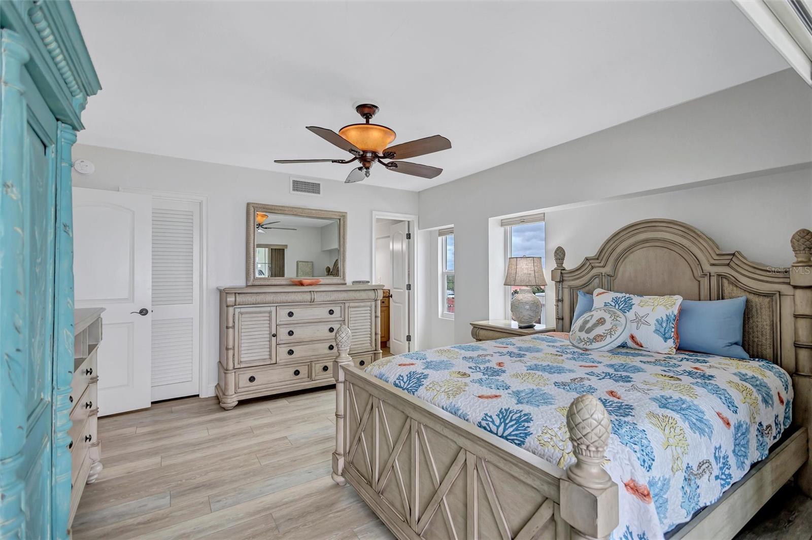 6140 MIDNIGHT PASS RD #501, SARASOTA, FL, 34242