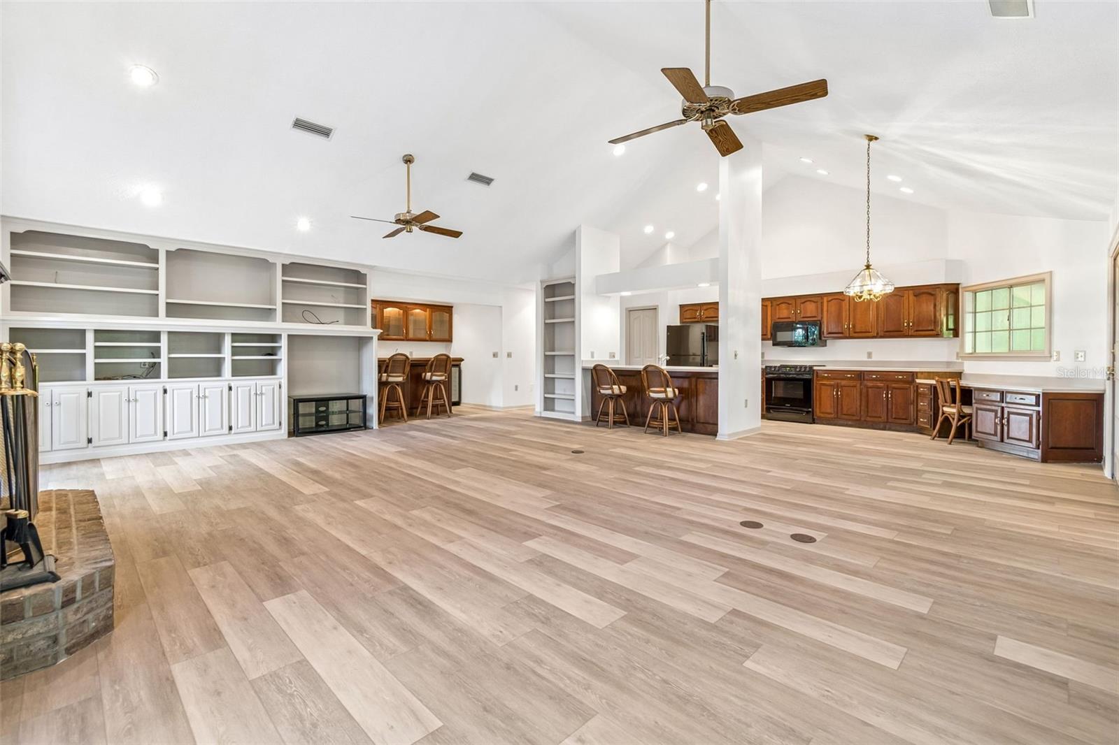 2708 BELL SHOALS RD, BRANDON, FL, 33511