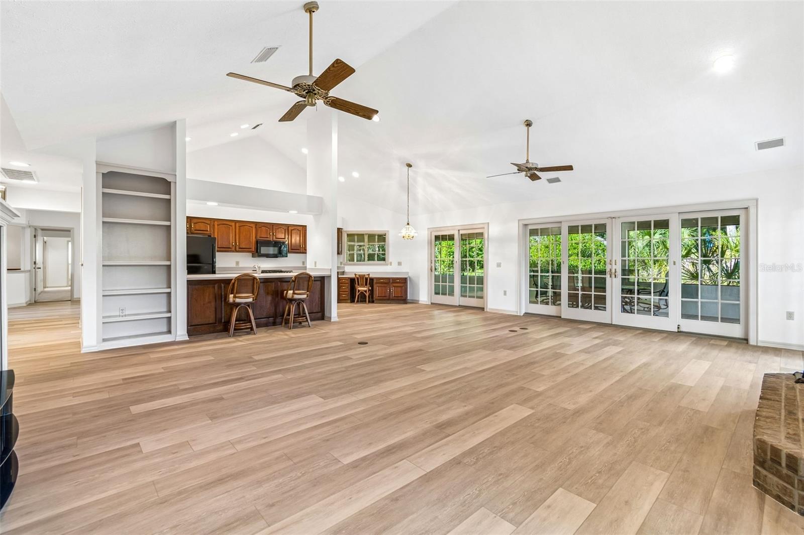 2708 BELL SHOALS RD, BRANDON, FL, 33511