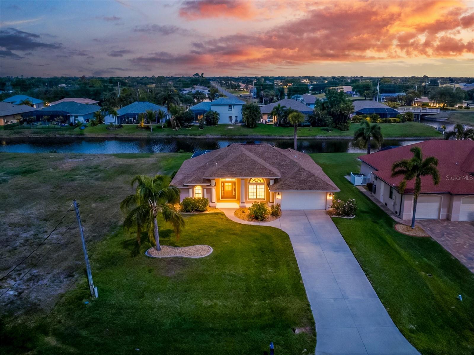 1054 BOUNDARY BLVD, ROTONDA WEST, FL, 33947