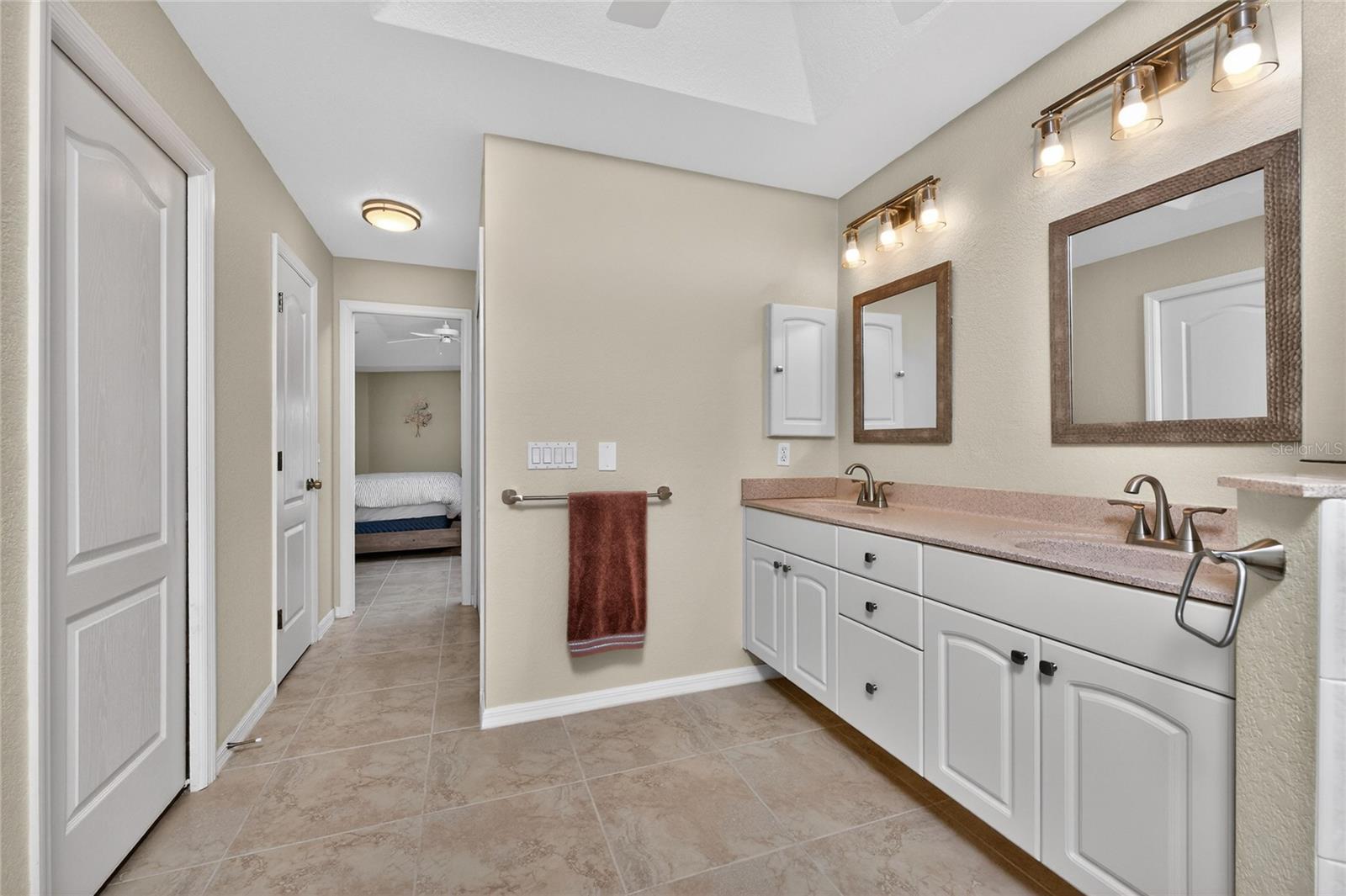 1054 BOUNDARY BLVD, ROTONDA WEST, FL, 33947