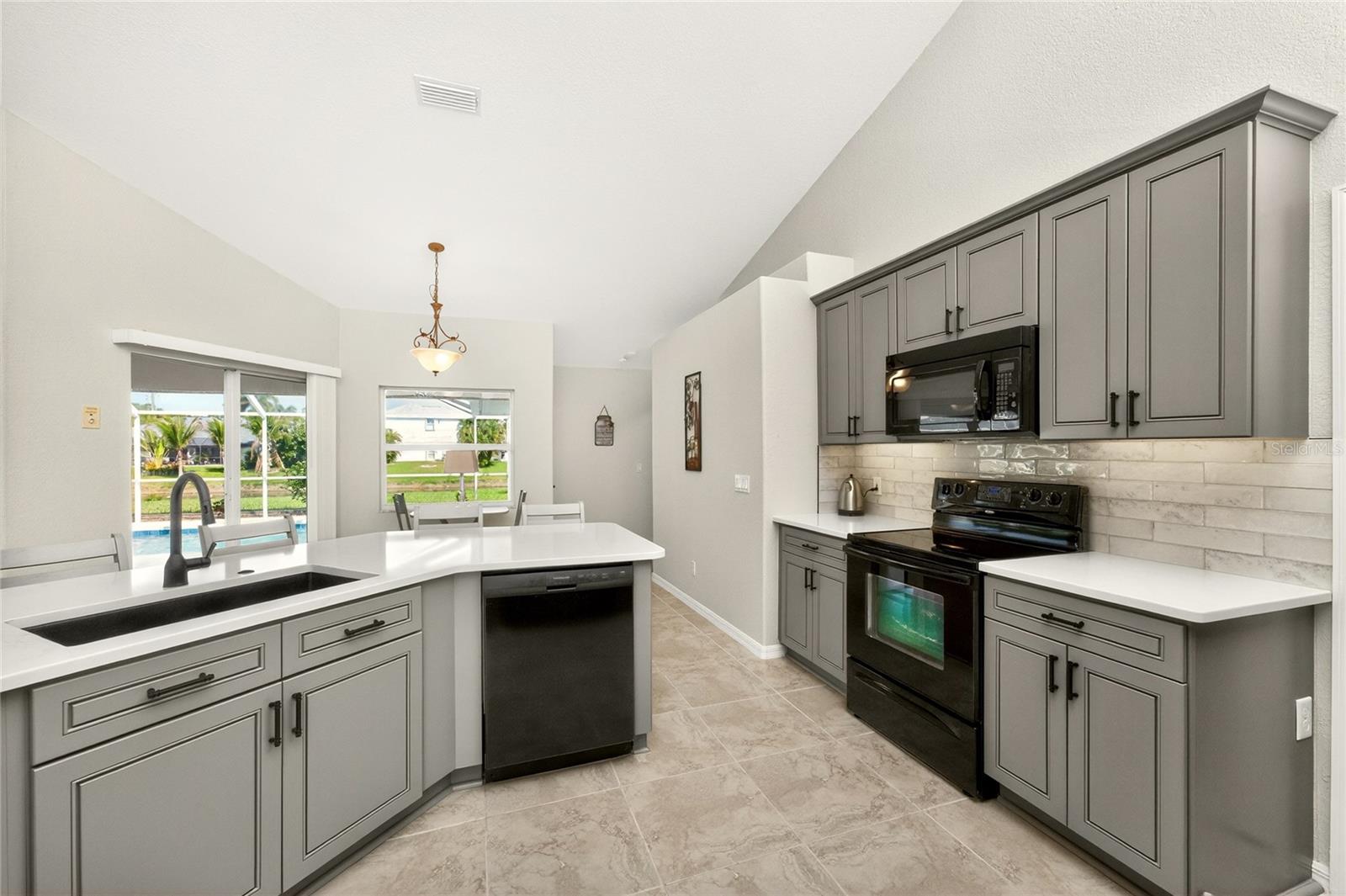 1054 BOUNDARY BLVD, ROTONDA WEST, FL, 33947