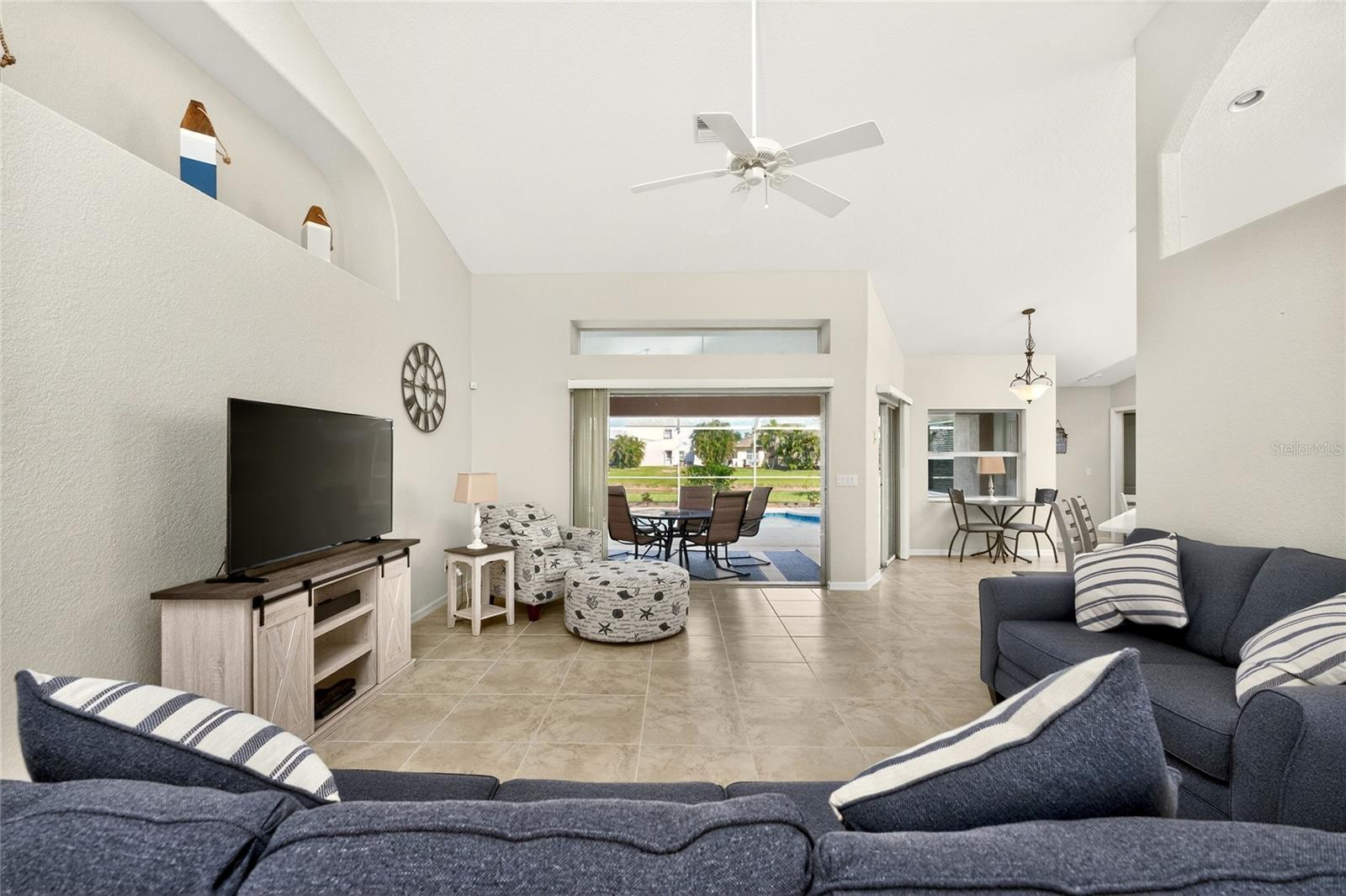 1054 BOUNDARY BLVD, ROTONDA WEST, FL, 33947