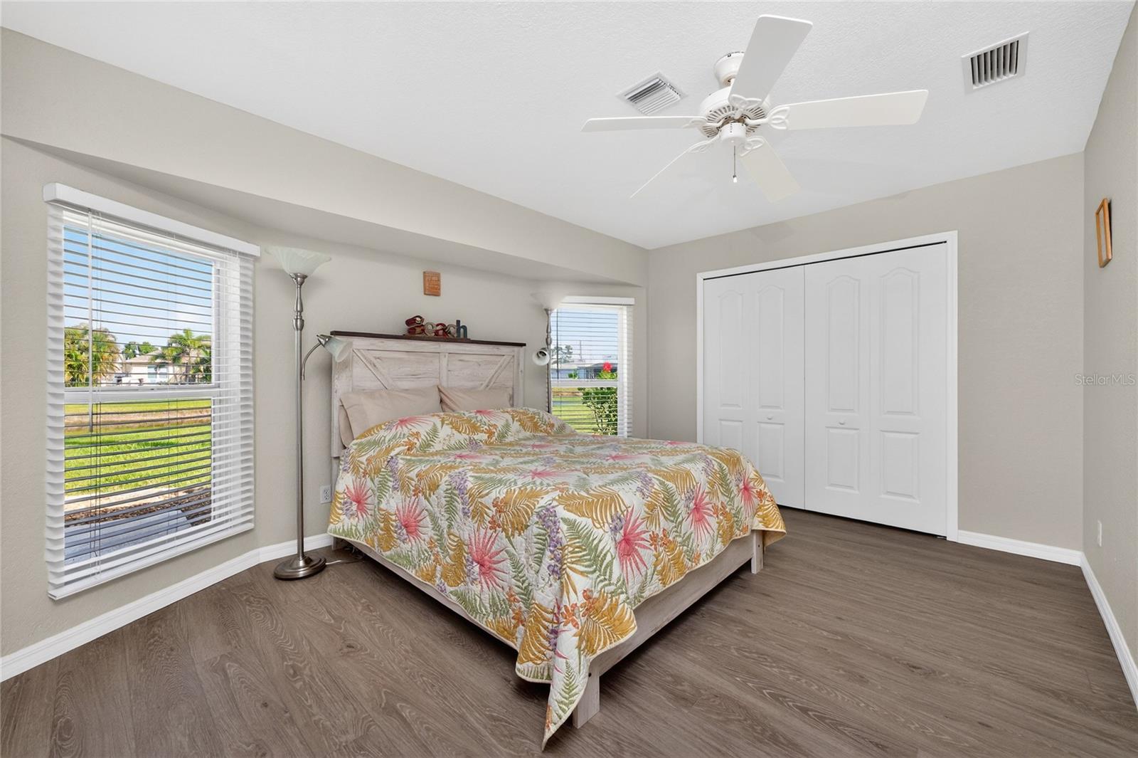 1054 BOUNDARY BLVD, ROTONDA WEST, FL, 33947