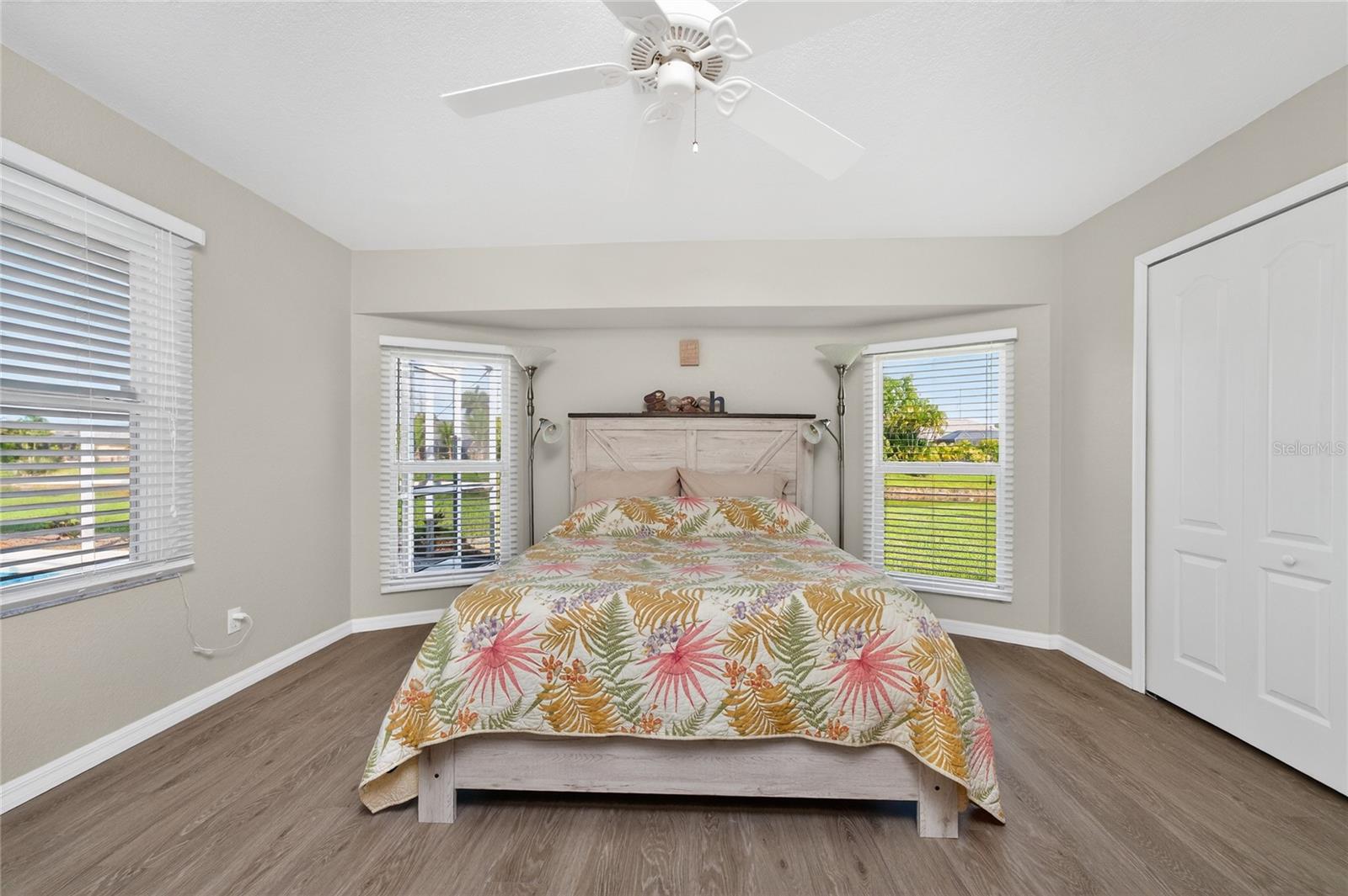 1054 BOUNDARY BLVD, ROTONDA WEST, FL, 33947
