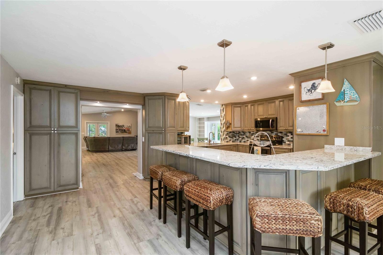 907 69TH ST NW, BRADENTON, FL, 34209