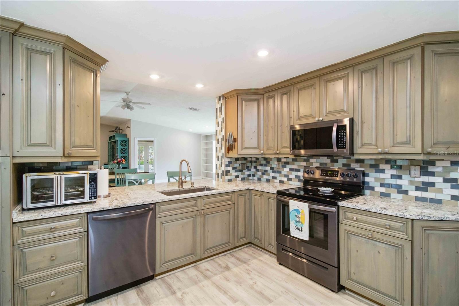 907 69TH ST NW, BRADENTON, FL, 34209
