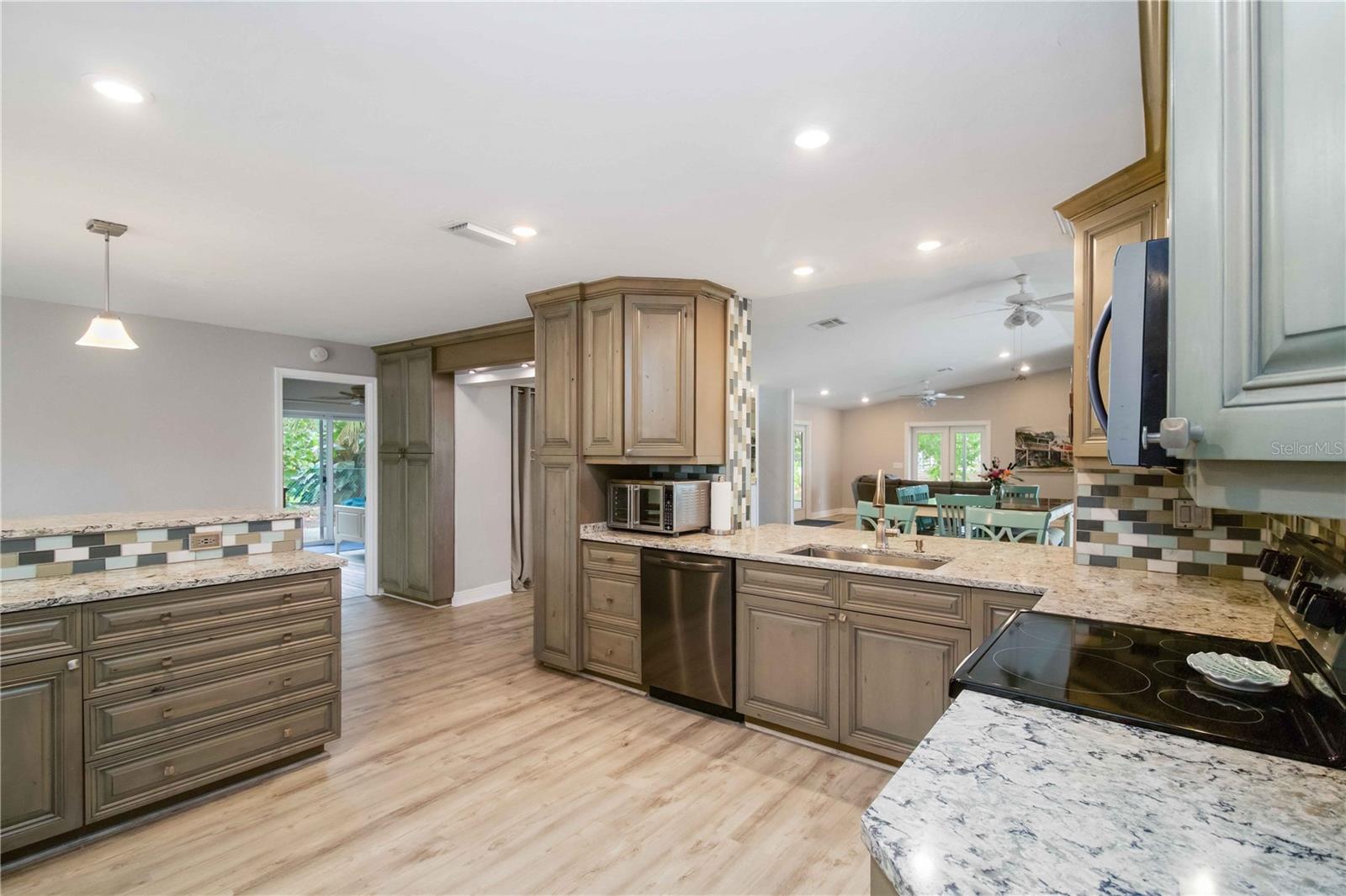 907 69TH ST NW, BRADENTON, FL, 34209