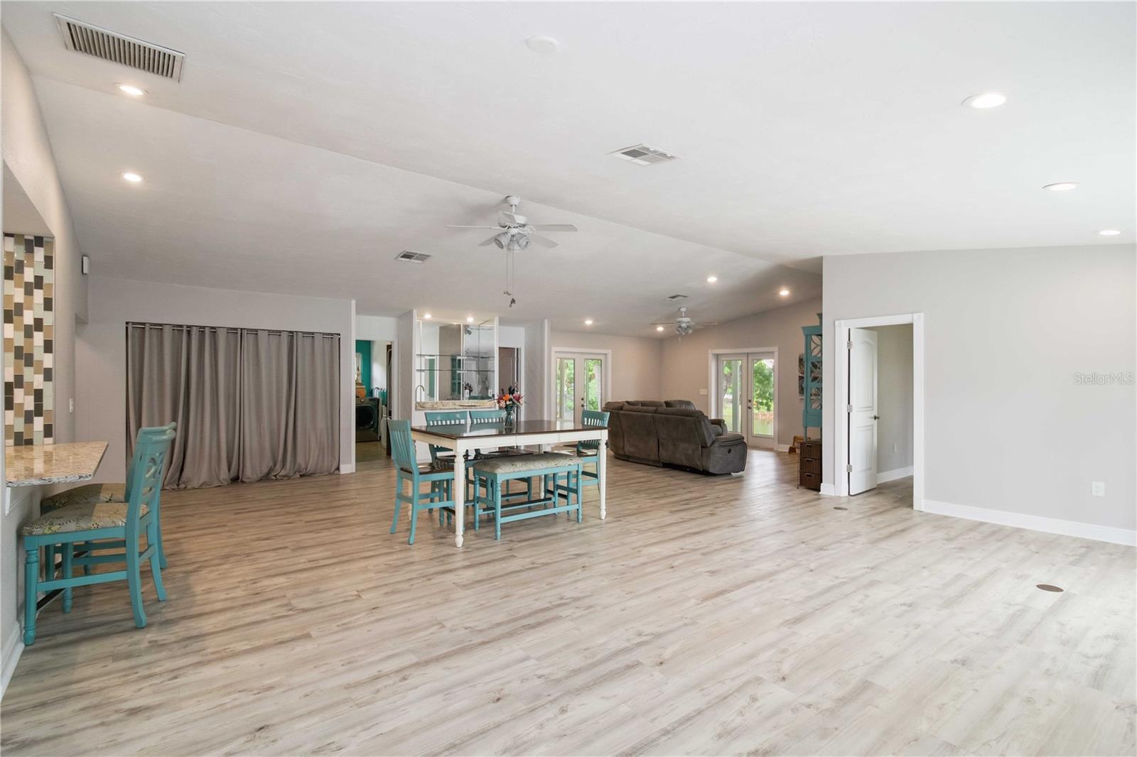 907 69TH ST NW, BRADENTON, FL, 34209