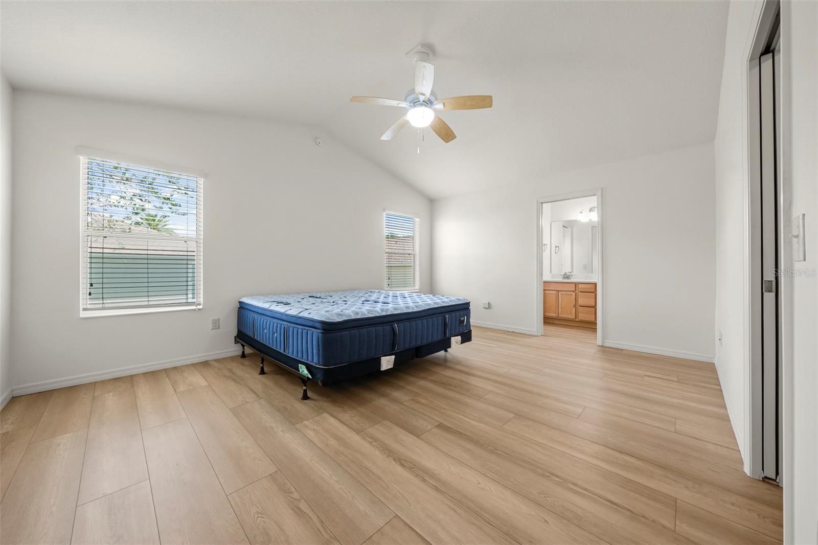 2418 HOPESPRING LOOP, THE VILLAGES, FL, 32162