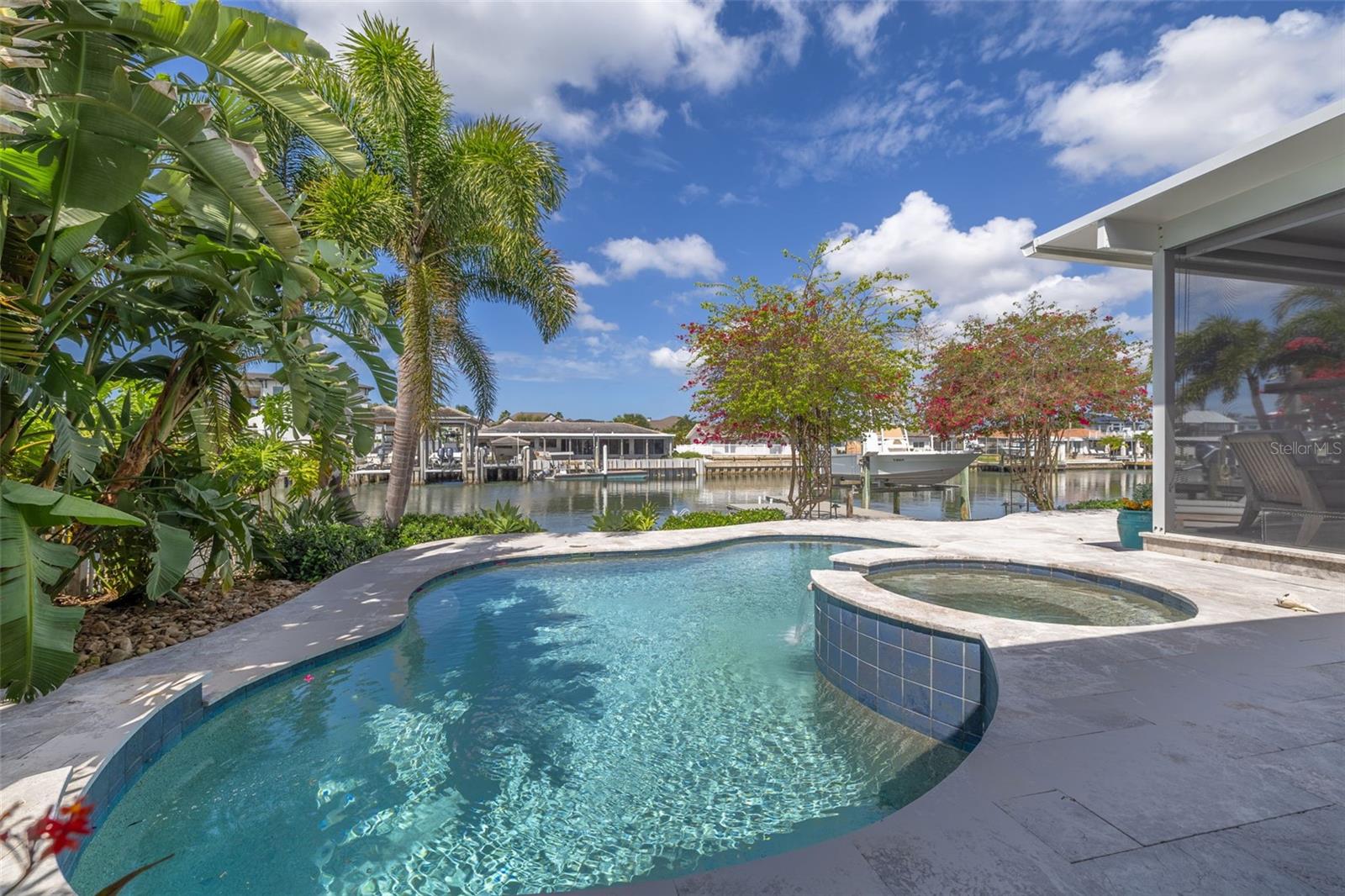 3932 VERSAILLES DR, TAMPA, FL, 33634