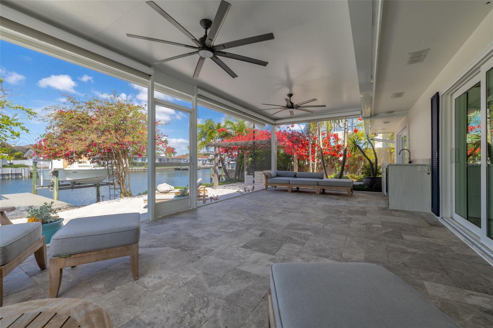 3932 VERSAILLES DR, TAMPA, FL, 33634
