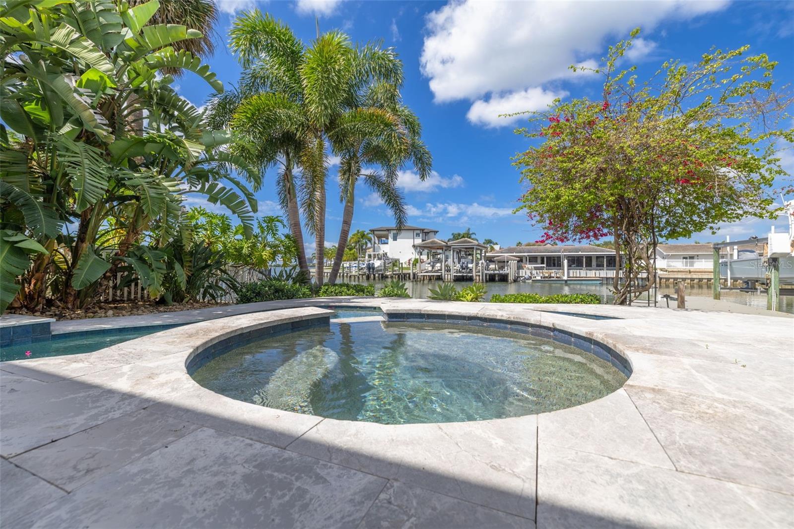 3932 VERSAILLES DR, TAMPA, FL, 33634