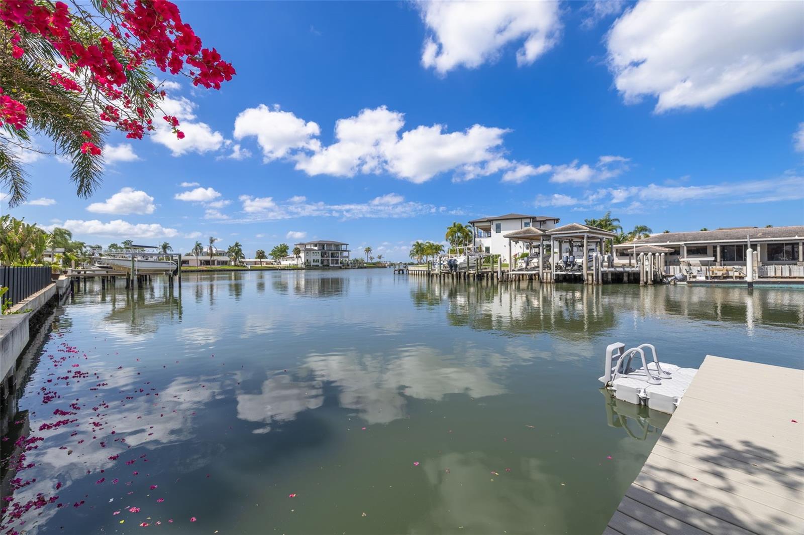 3932 VERSAILLES DR, TAMPA, FL, 33634