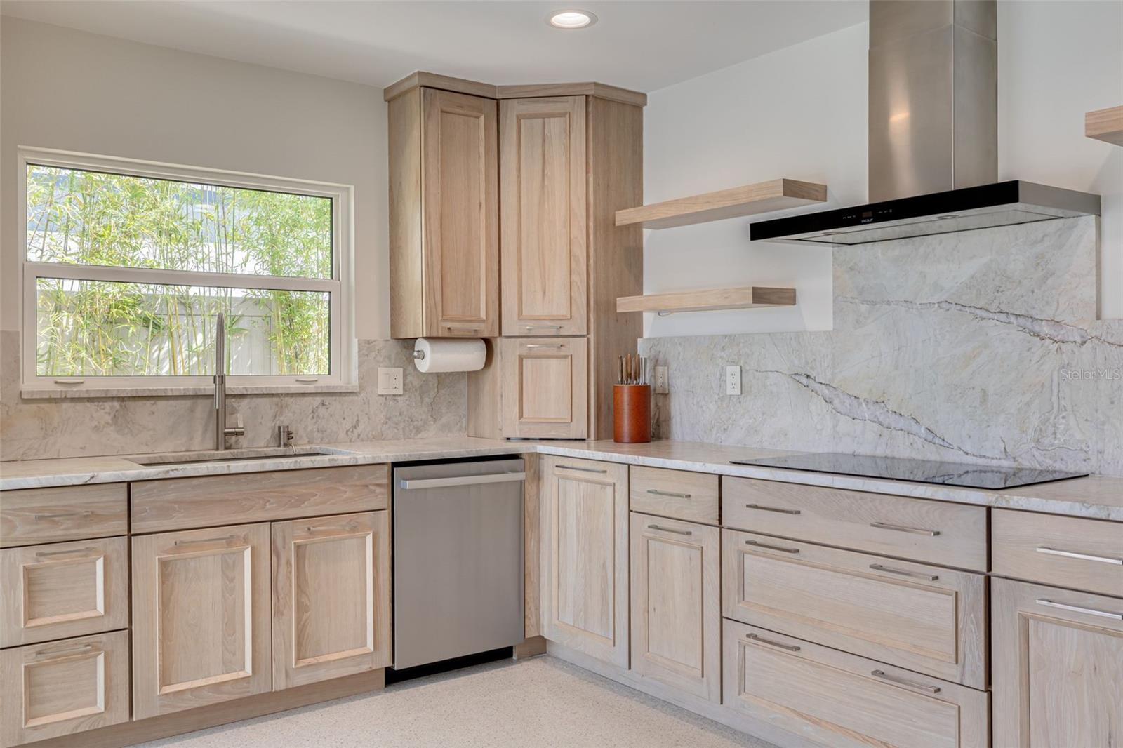 3932 VERSAILLES DR, TAMPA, FL, 33634