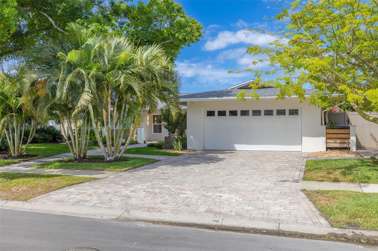 3932 VERSAILLES DR, TAMPA, FL, 33634