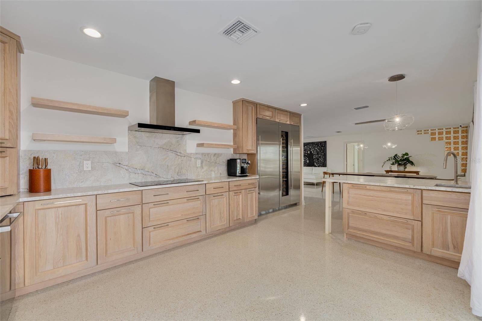 3932 VERSAILLES DR, TAMPA, FL, 33634