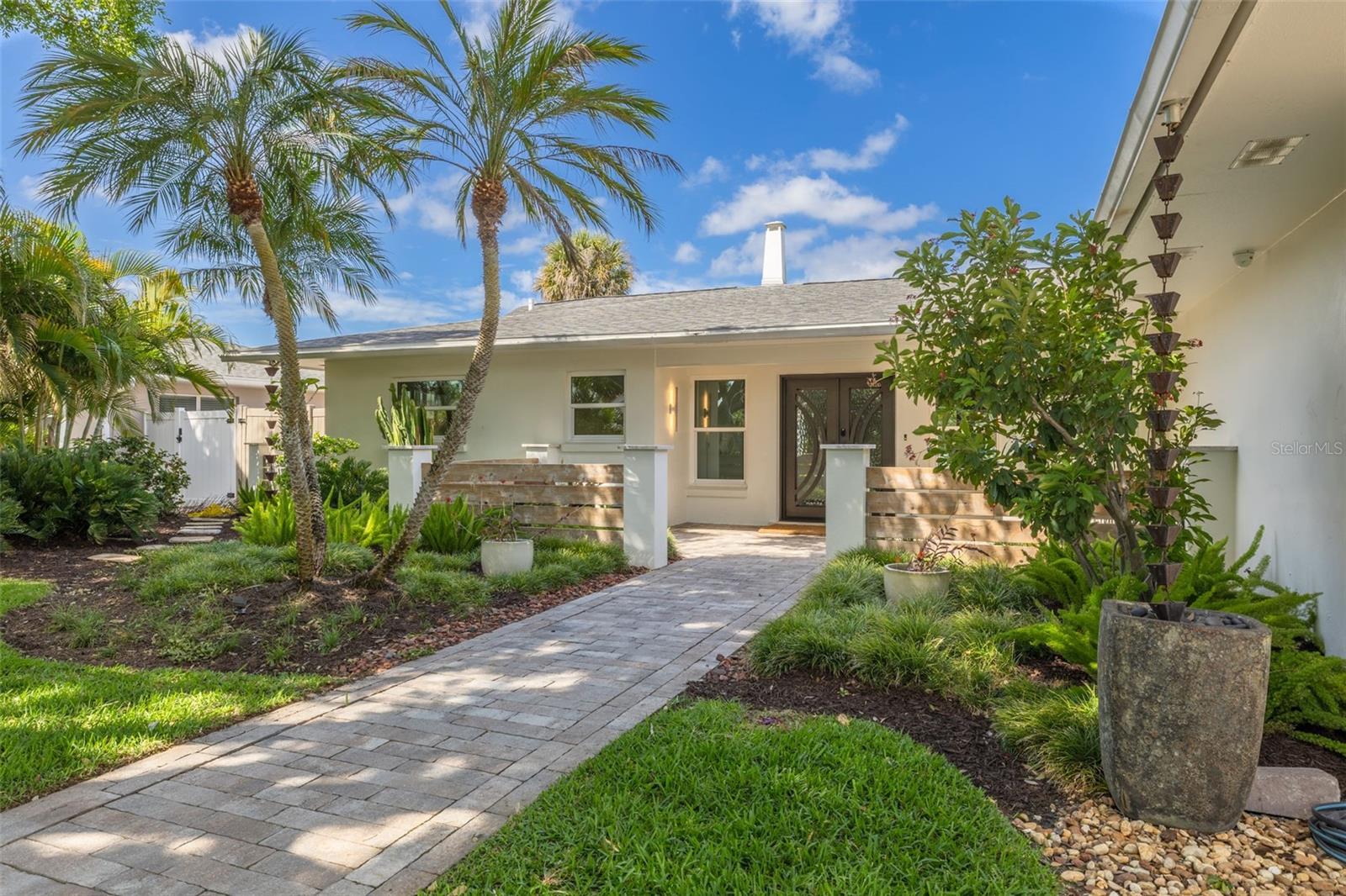 3932 VERSAILLES DR, TAMPA, FL, 33634