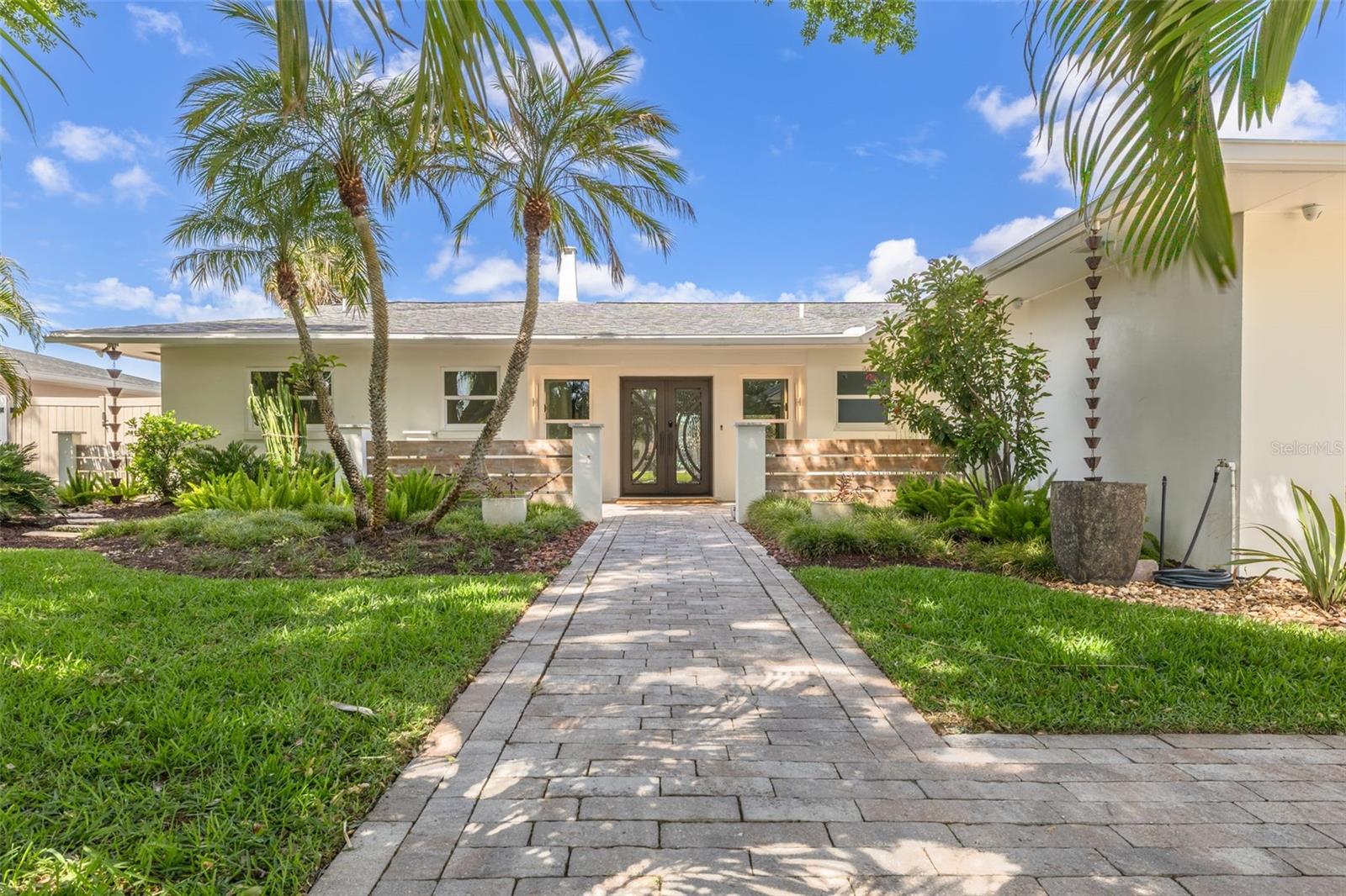 3932 VERSAILLES DR, TAMPA, FL, 33634