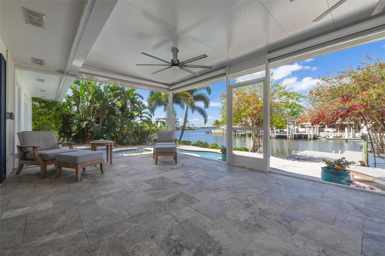 3932 VERSAILLES DR, TAMPA, FL, 33634