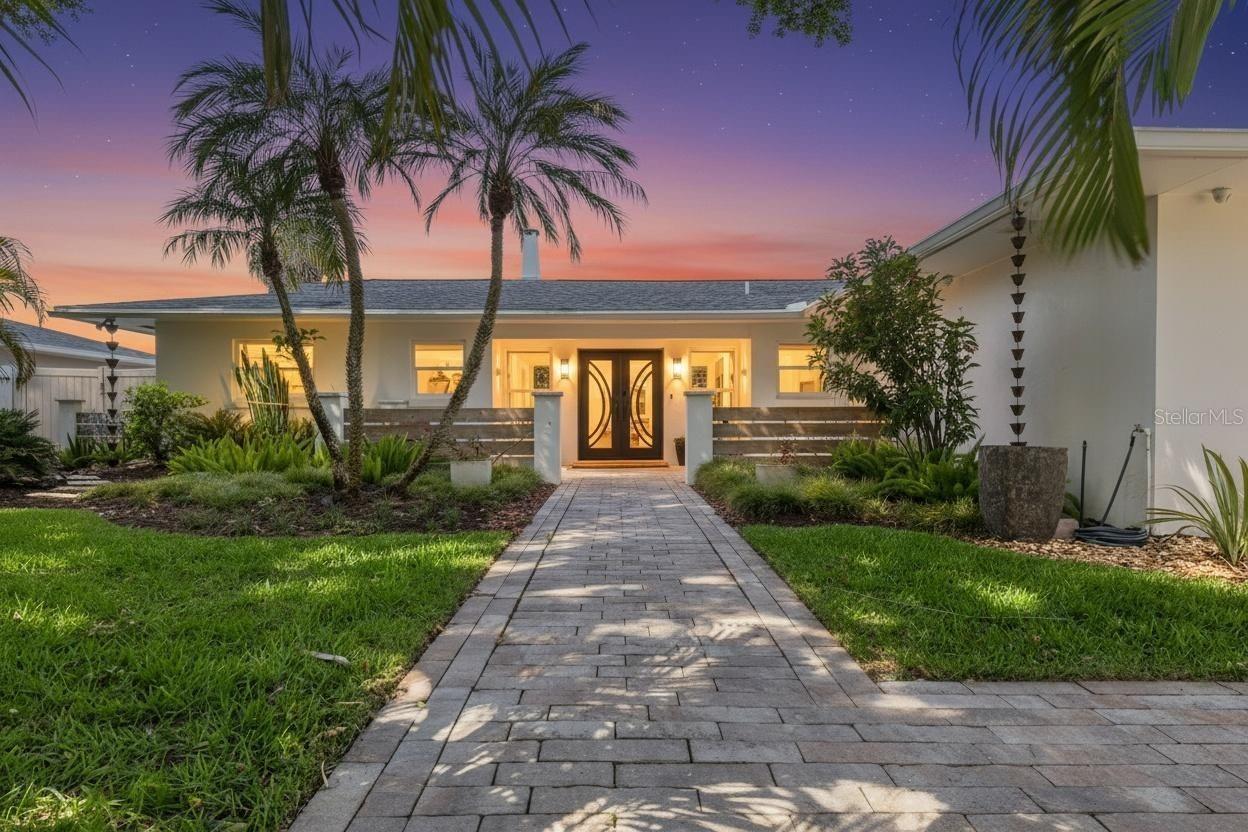 3932 VERSAILLES DR, TAMPA, FL, 33634