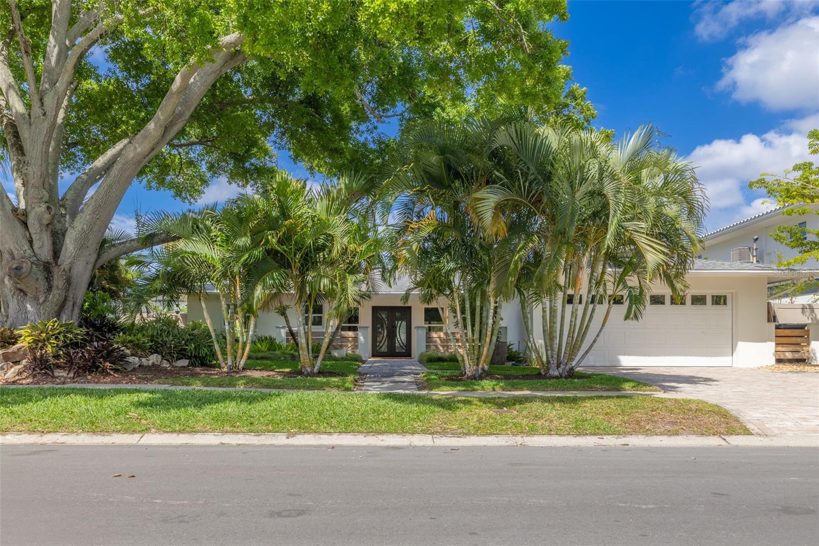 3932 VERSAILLES DR, TAMPA, FL, 33634