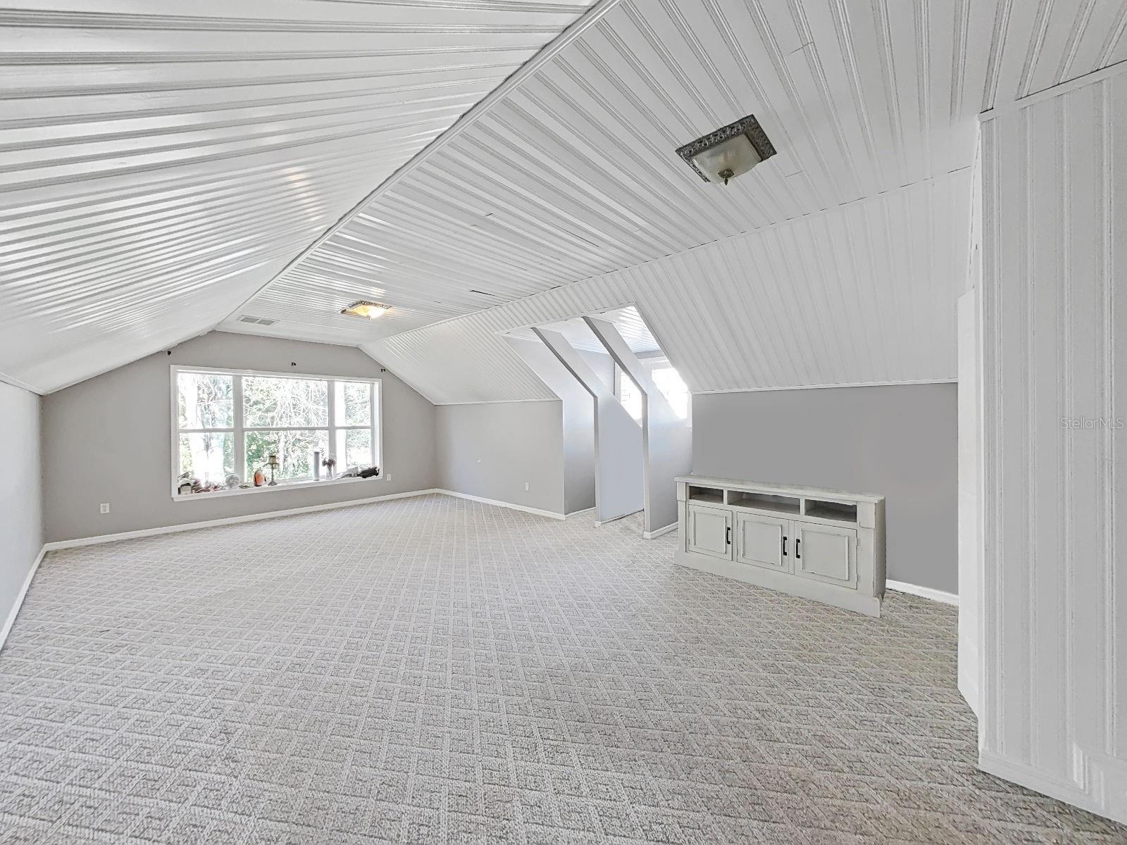 2nd floor great room or bedroom