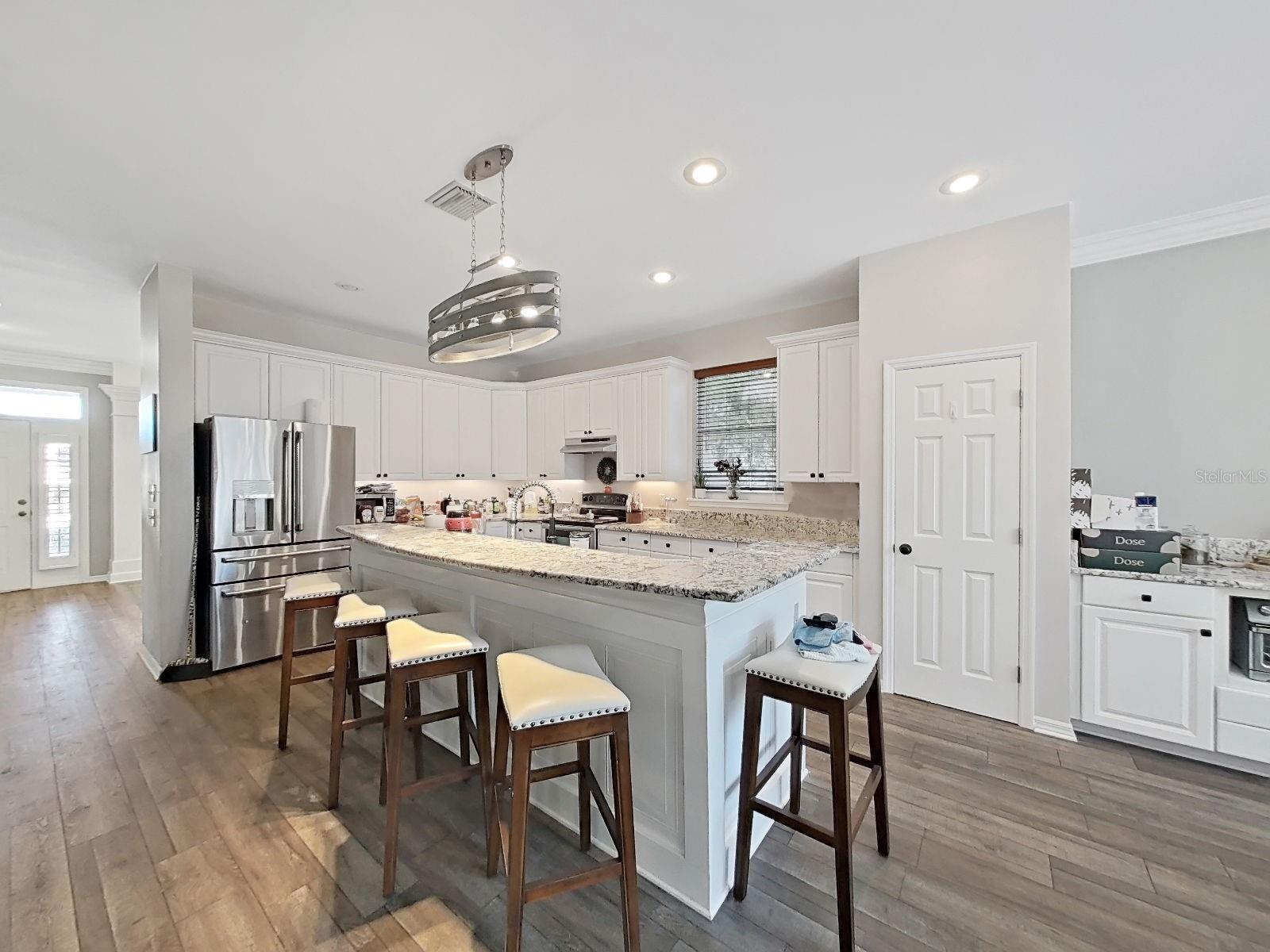 Breakfast bar and kitchen