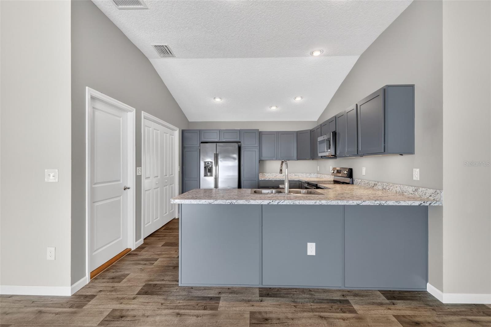 5608 MINDY PL, THE VILLAGES, FL, 32163