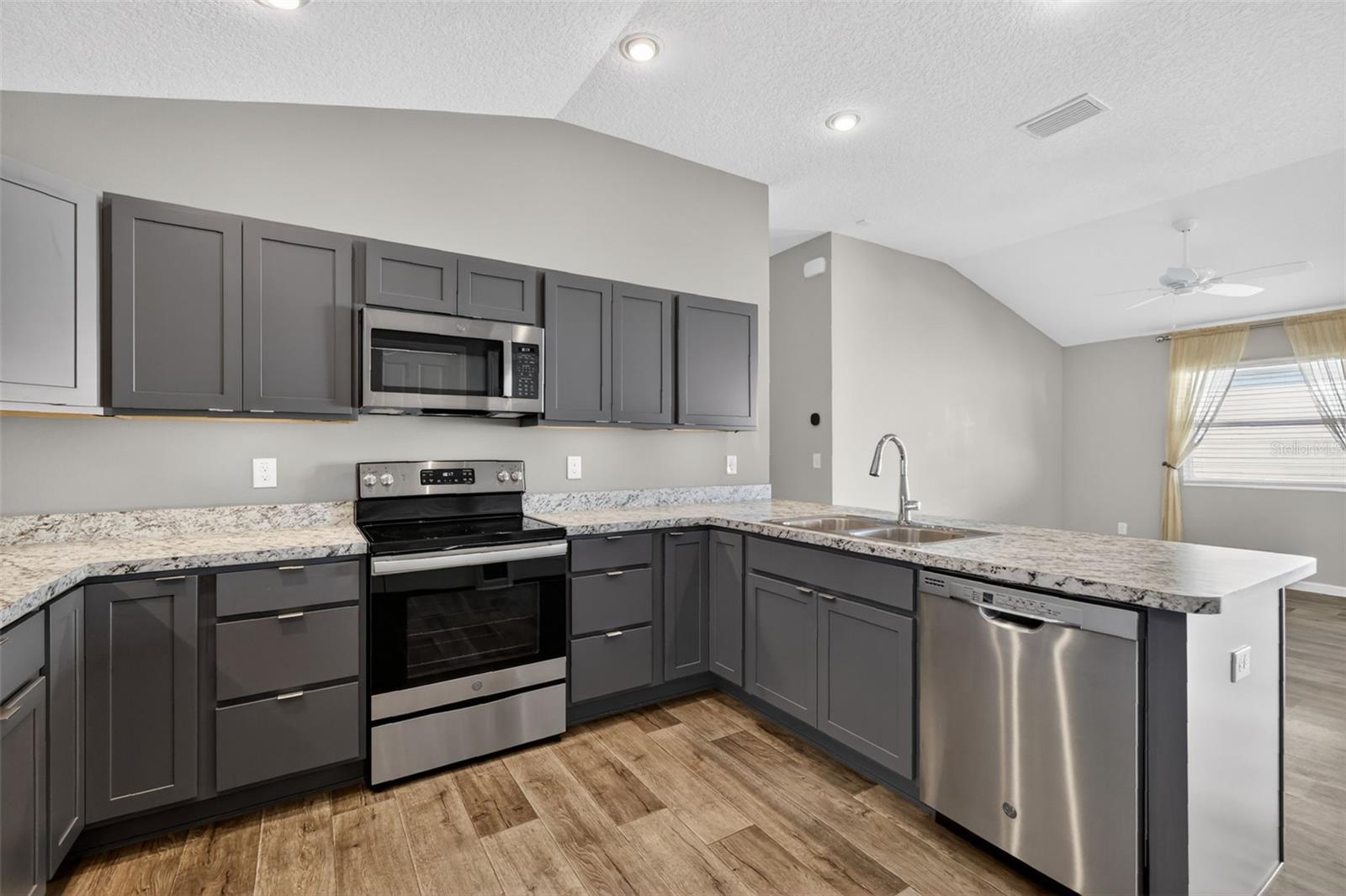 5608 MINDY PL, THE VILLAGES, FL, 32163