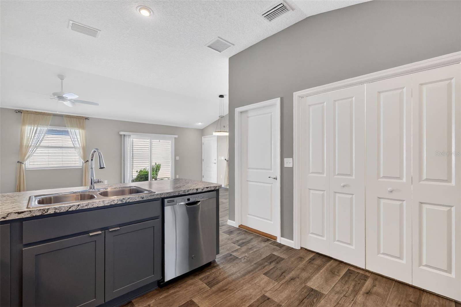 5608 MINDY PL, THE VILLAGES, FL, 32163