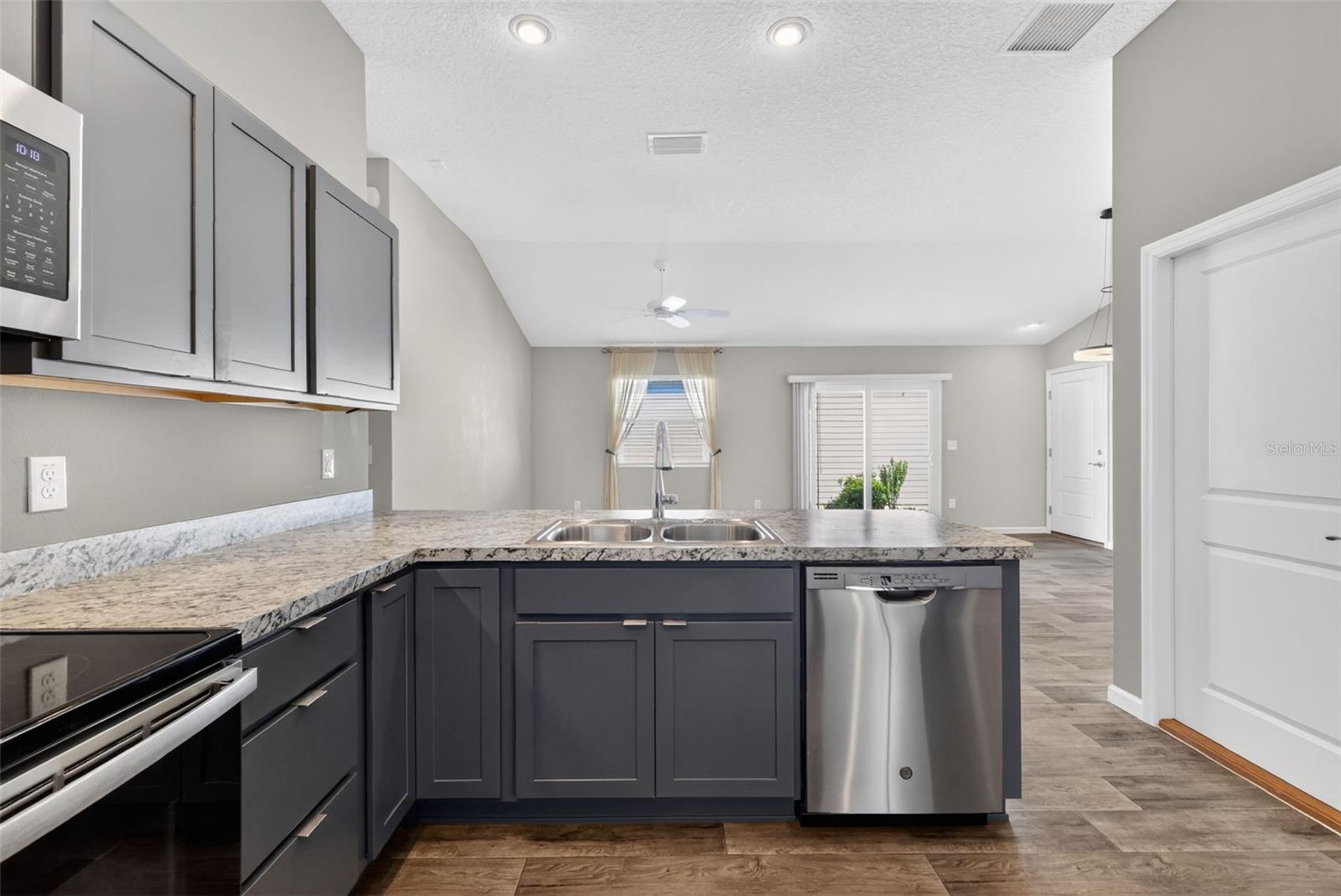 5608 MINDY PL, THE VILLAGES, FL, 32163