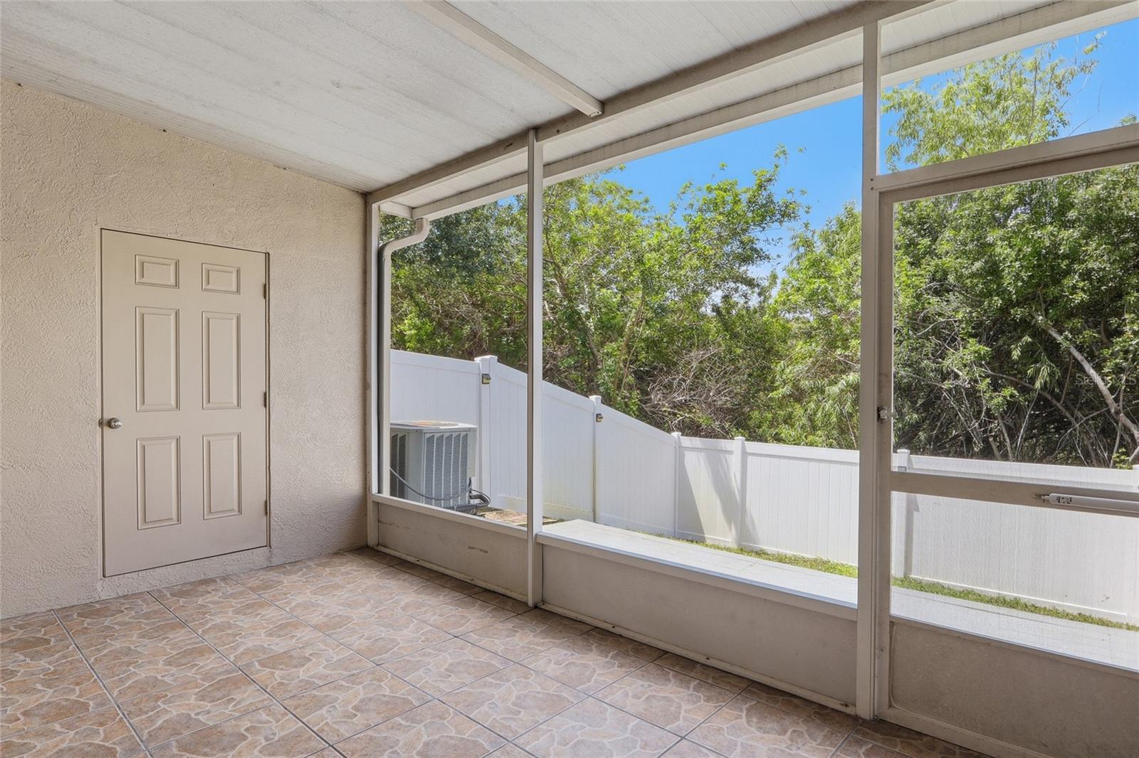 542 BLACK LION DR NE, ST PETERSBURG, FL, 33716