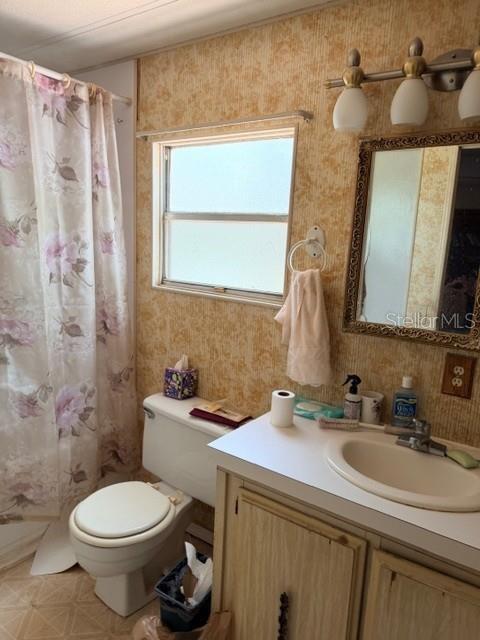2006 BLUE LAKE DR, LAKELAND, FL, 33801