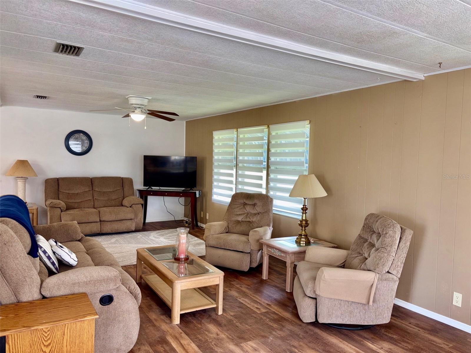 413 CERVINA DR N, VENICE, FL, 34285