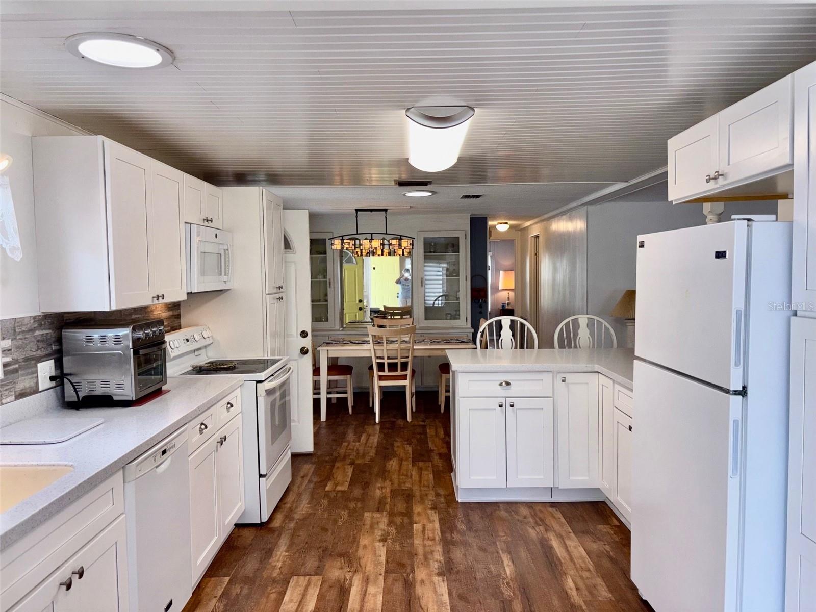 413 CERVINA DR N, VENICE, FL, 34285