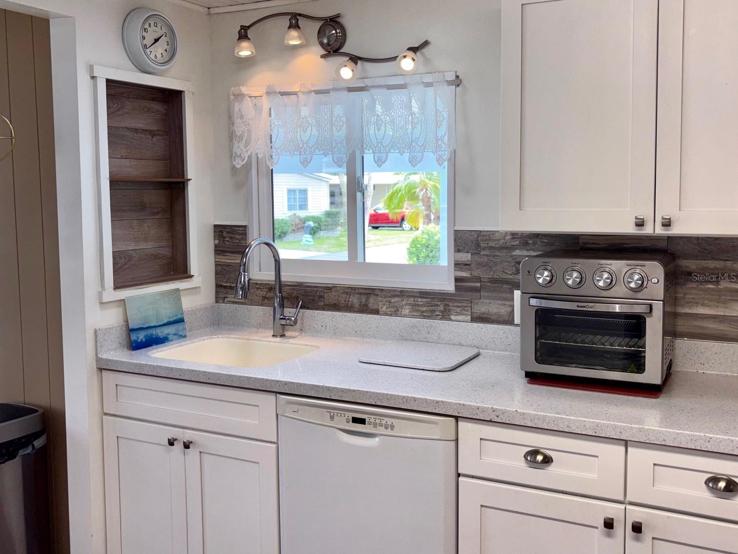 413 CERVINA DR N, VENICE, FL, 34285