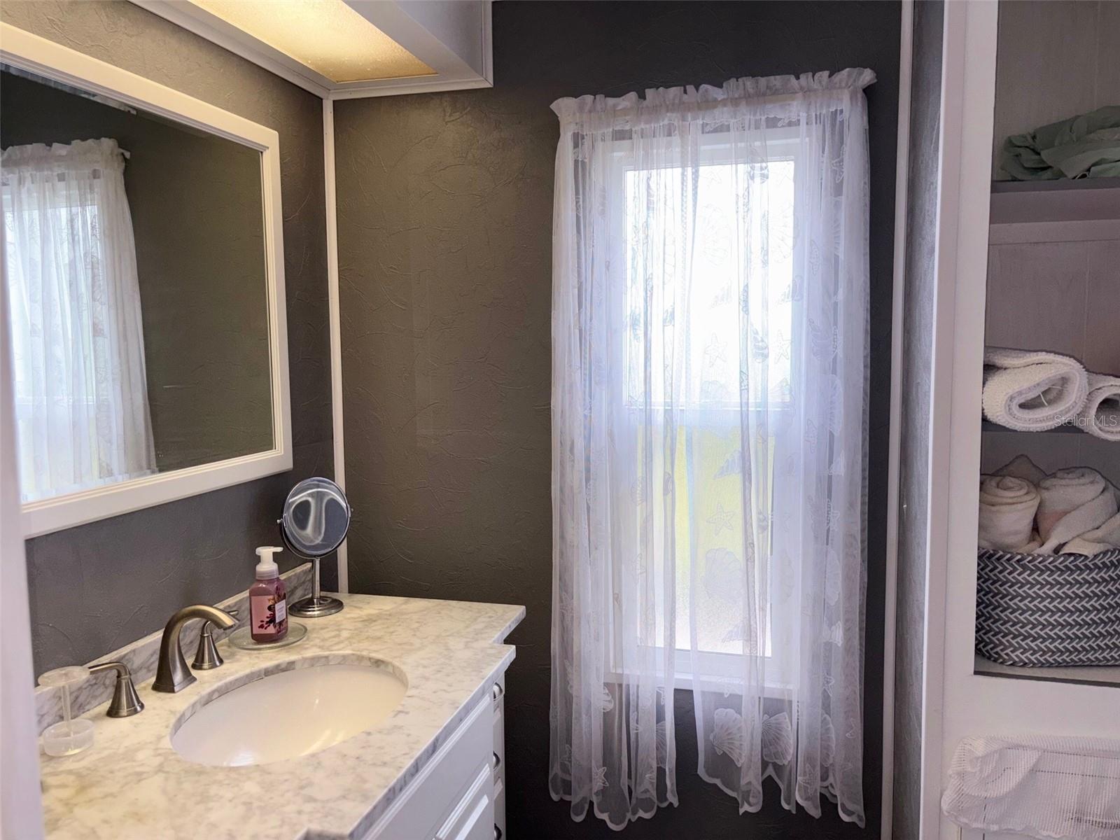 413 CERVINA DR N, VENICE, FL, 34285