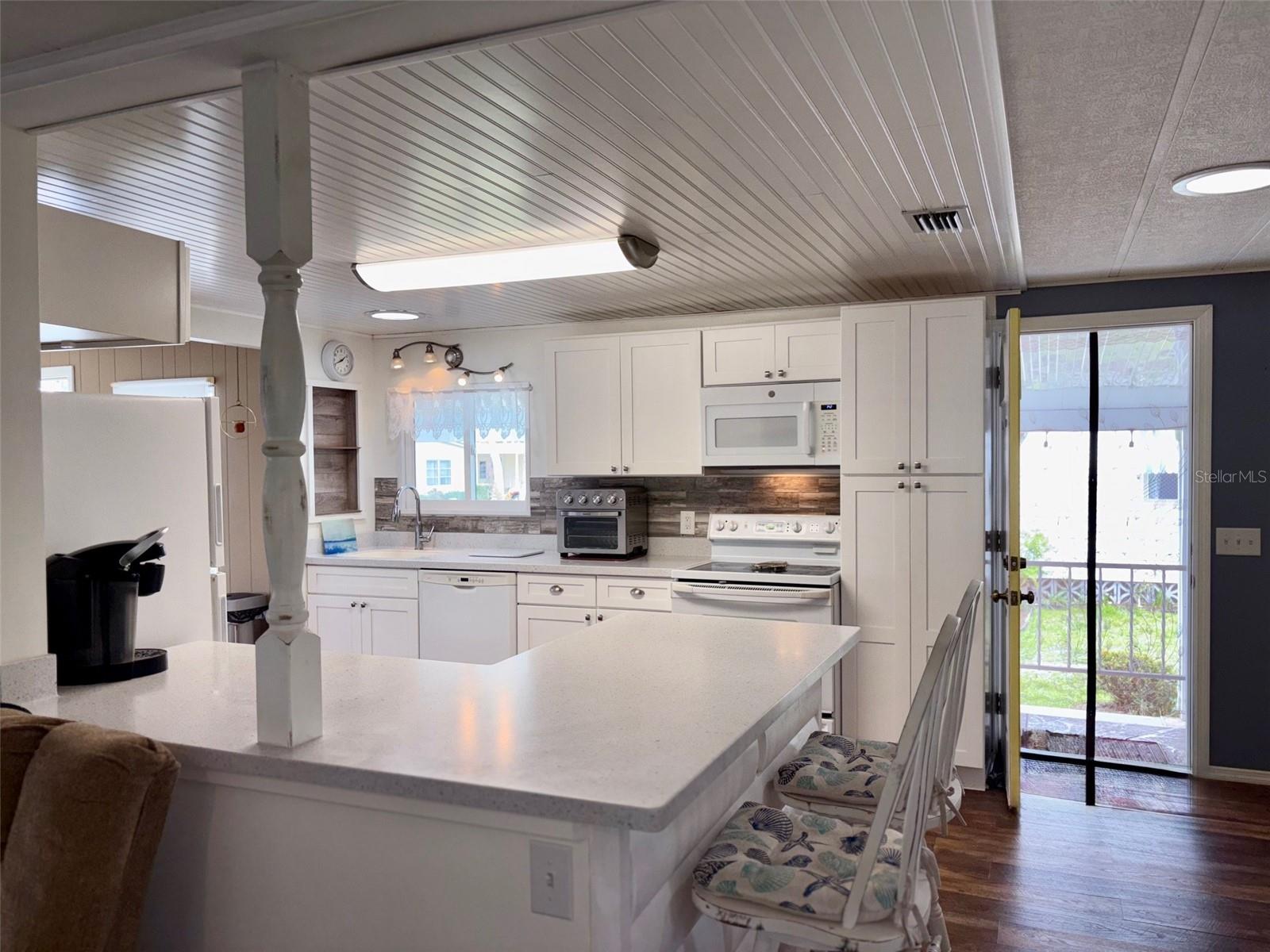 413 CERVINA DR N, VENICE, FL, 34285