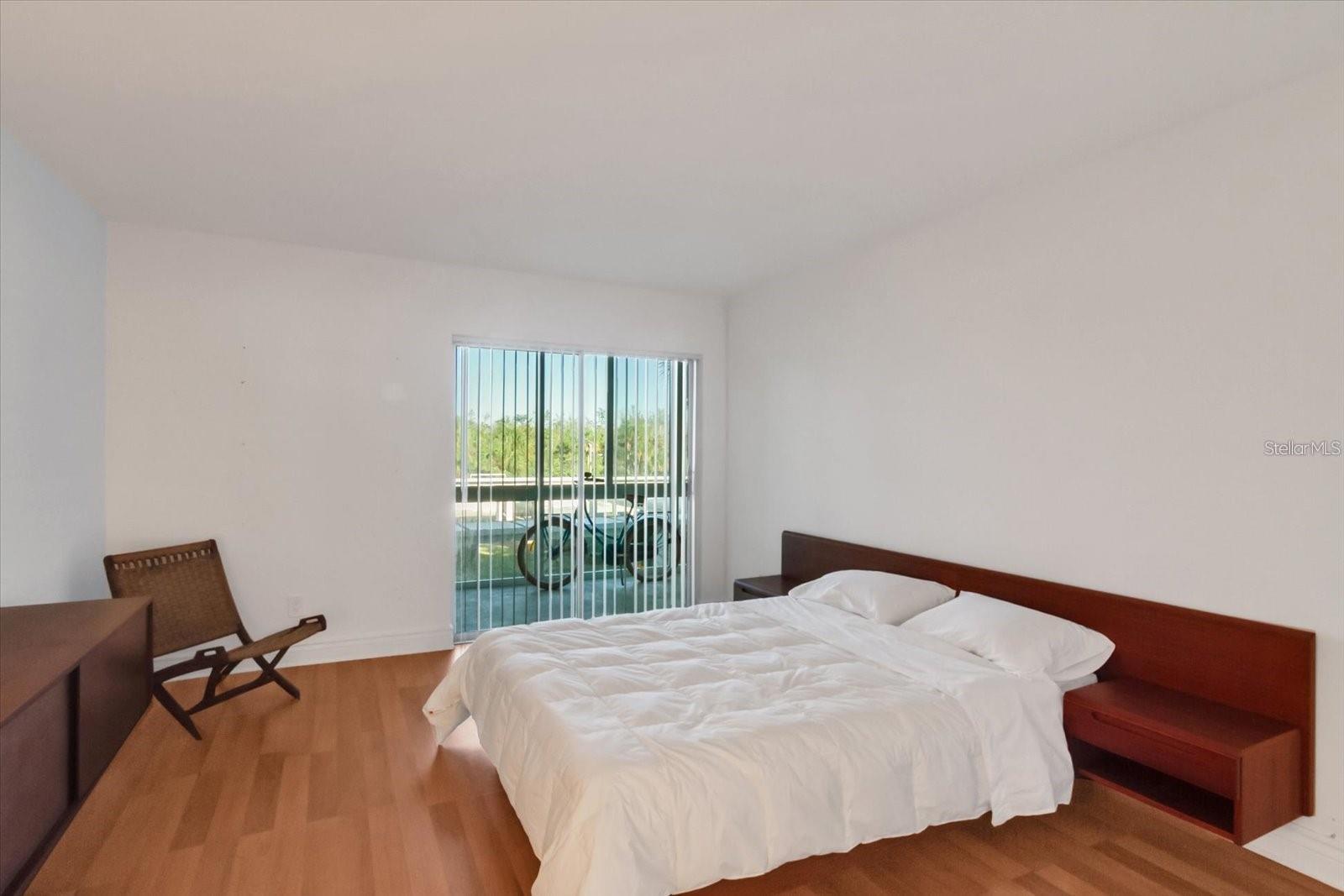 2100 BENJAMIN FRANKLIN DR #203, SARASOTA, FL, 34236