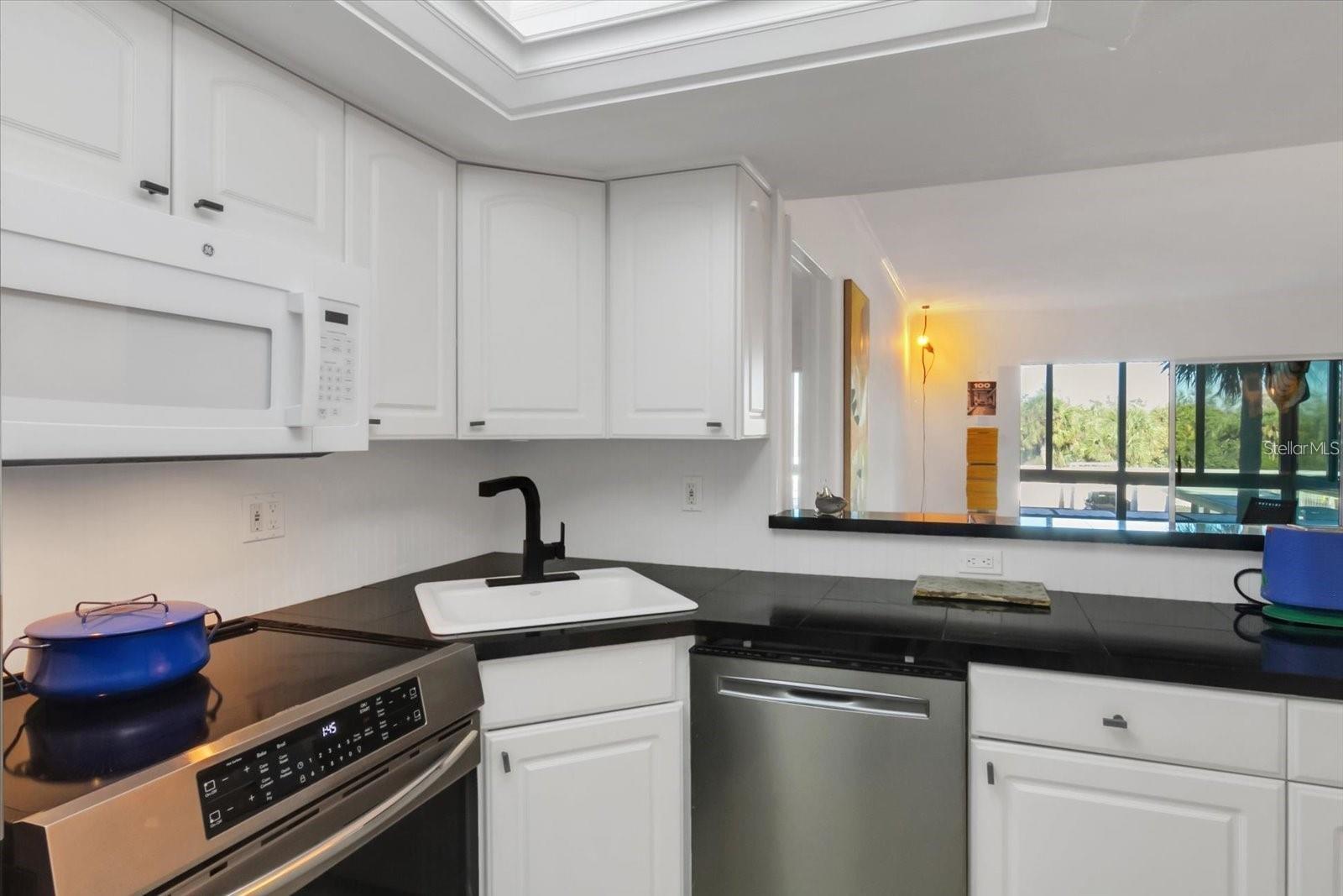 2100 BENJAMIN FRANKLIN DR #203, SARASOTA, FL, 34236