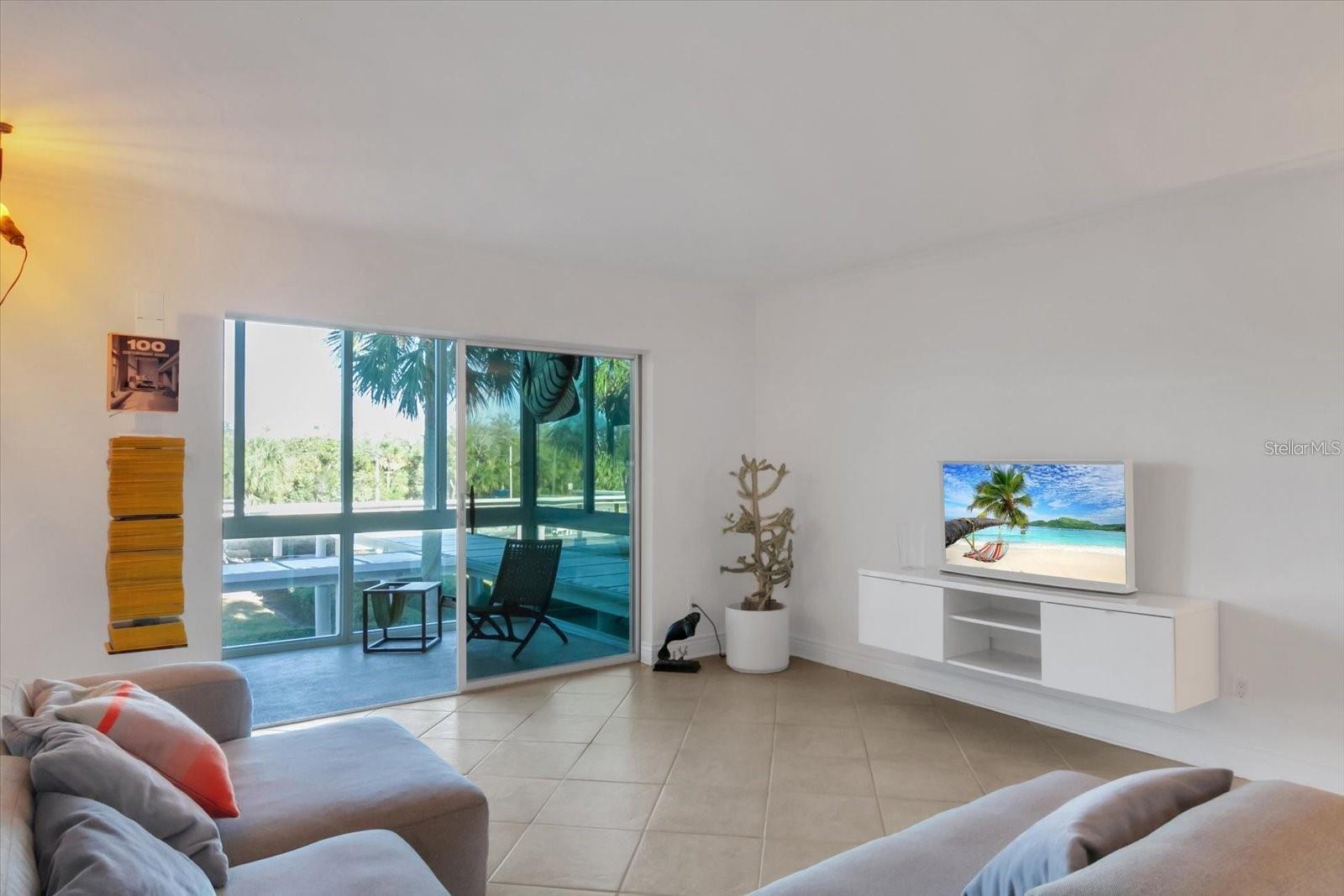 2100 BENJAMIN FRANKLIN DR #203, SARASOTA, FL, 34236