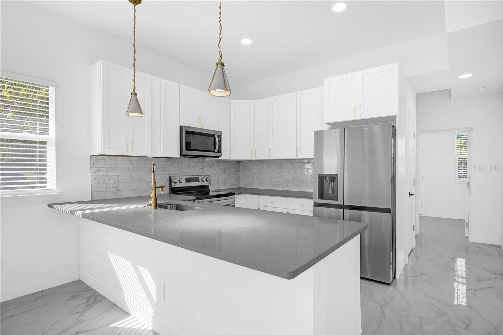 600 N LAKEWOOD AVE, OCOEE, FL, 34761