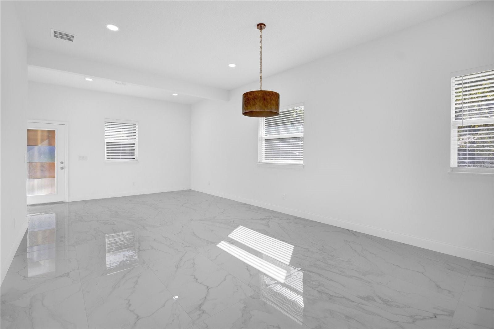 600 N LAKEWOOD AVE, OCOEE, FL, 34761