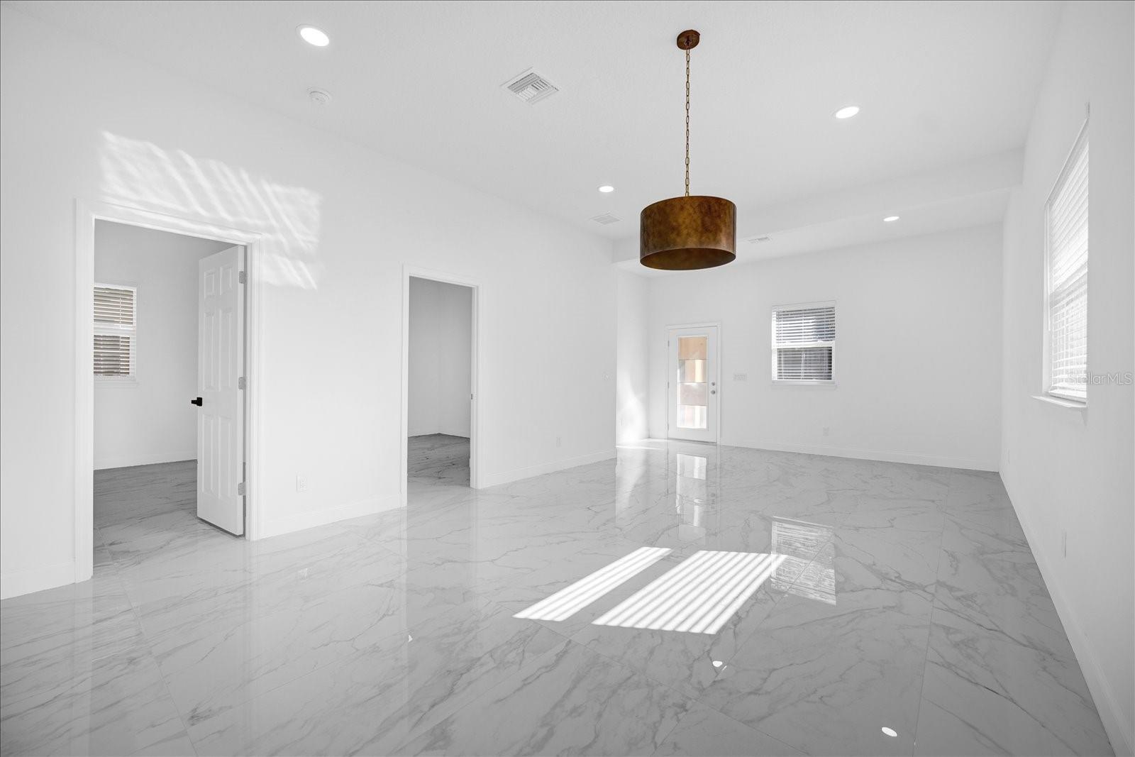 600 N LAKEWOOD AVE, OCOEE, FL, 34761