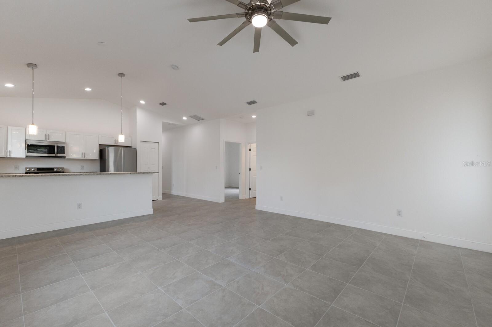 520 12TH AVE W, BRADENTON, FL, 34205