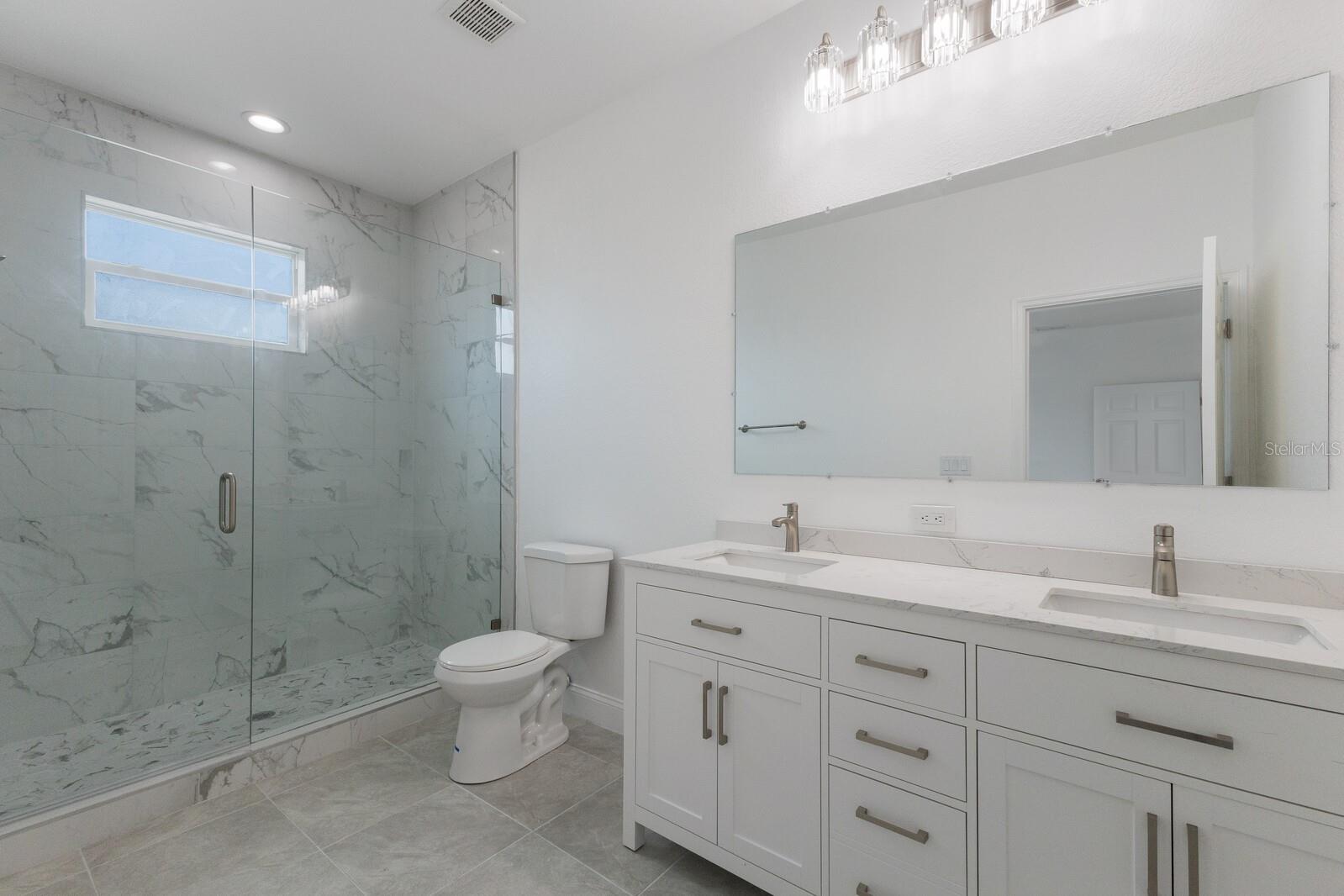 520 12TH AVE W, BRADENTON, FL, 34205